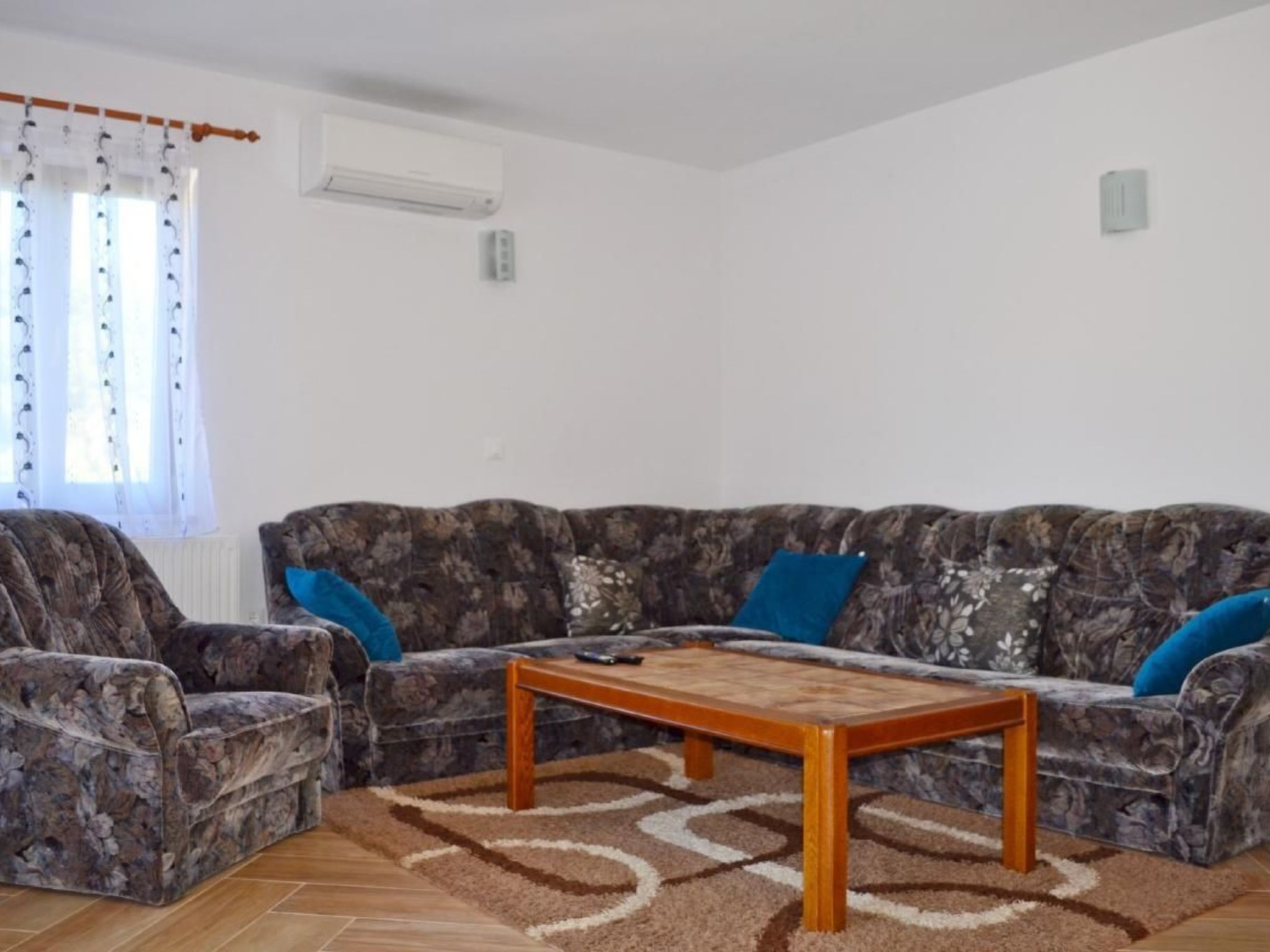 Gemütliches Ferienhaus in Medulin mit Großer Terrasse-Dedans