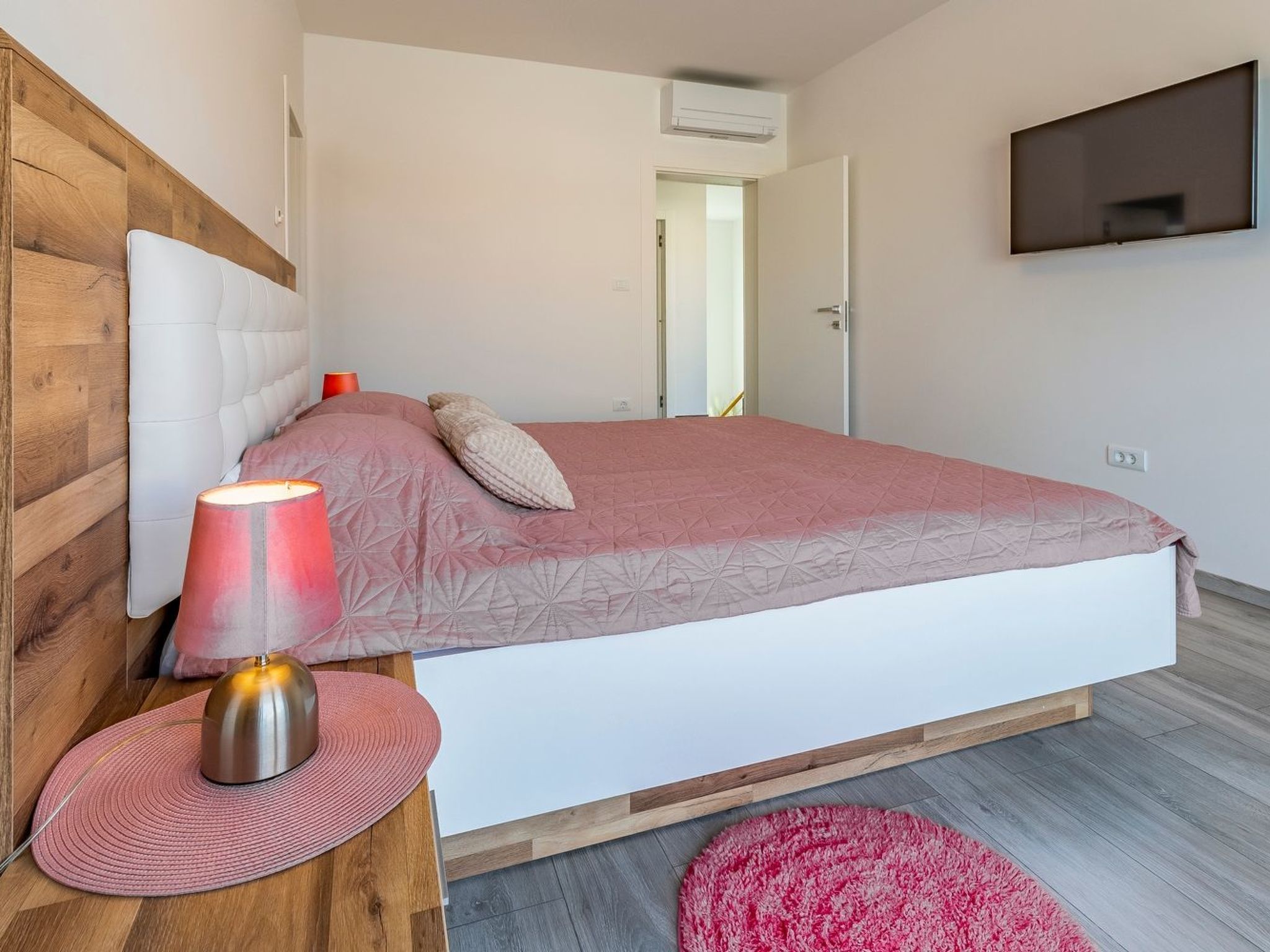 De lux "Villa Bieca", in der Nähe des Sandstrandes-Drinnen