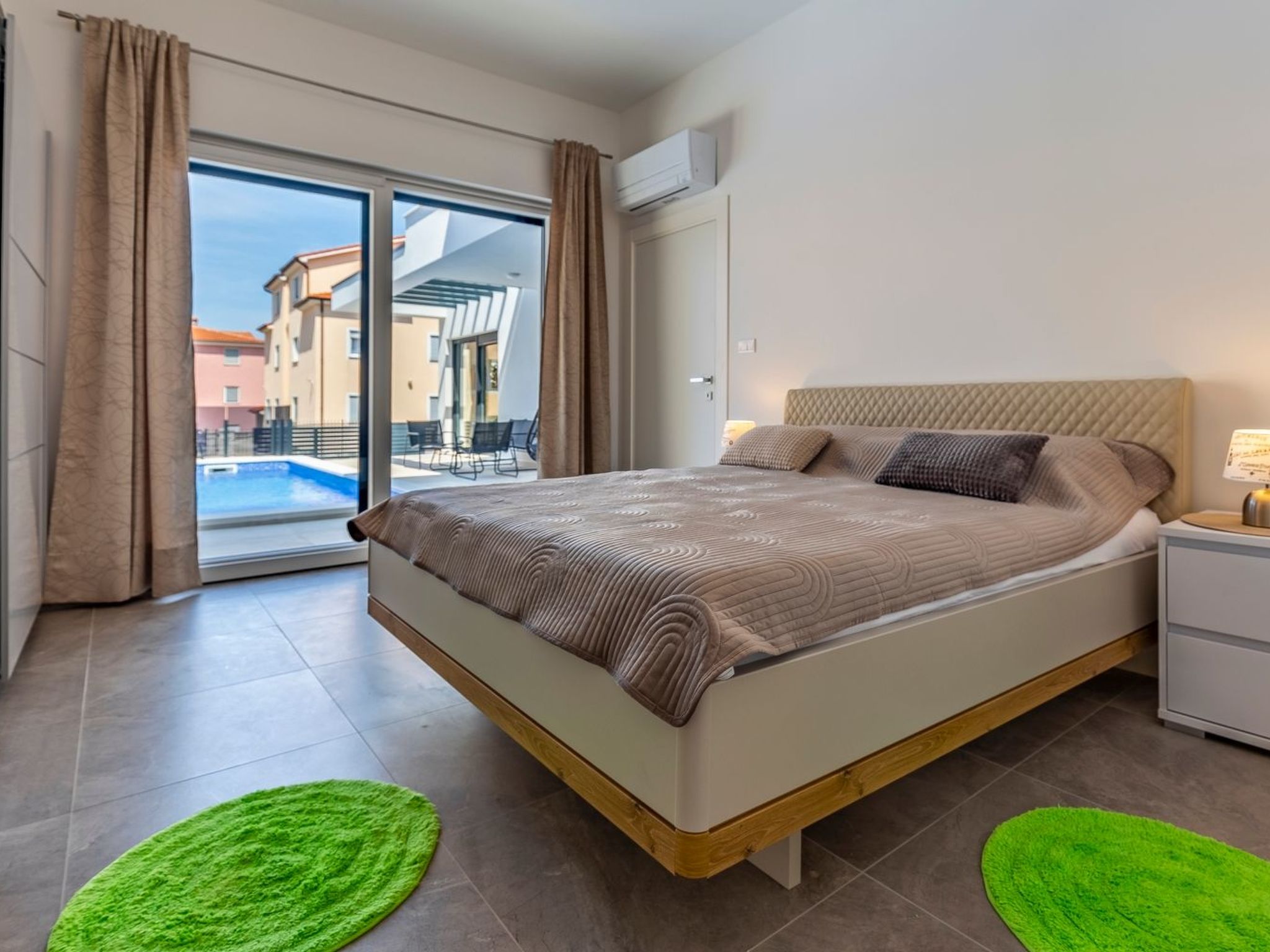 De lux "Villa Bieca", in der Nähe des Sandstrandes-Image-tags.info