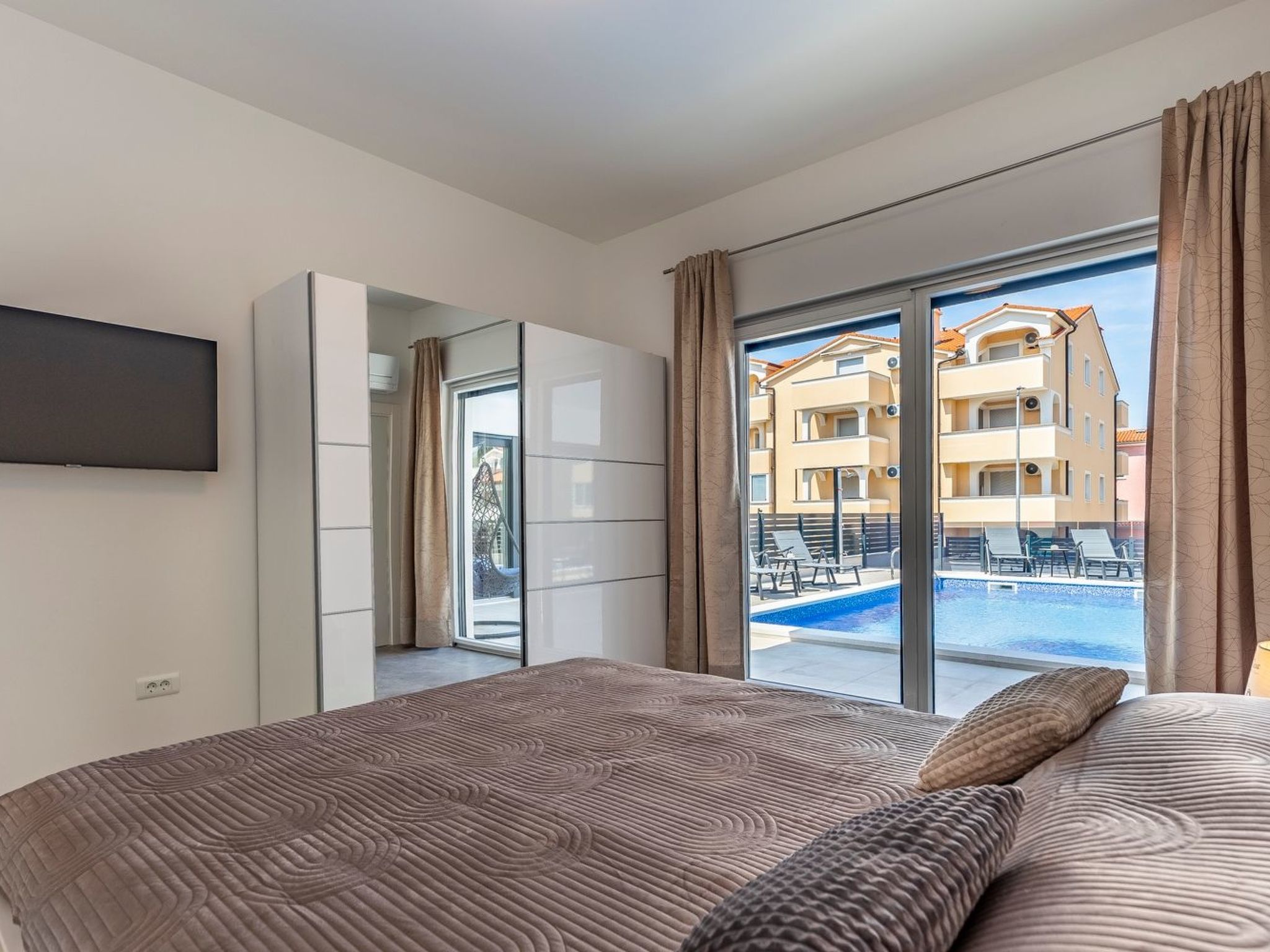 De lux "Villa Bieca", in der Nähe des Sandstrandes-Drinnen