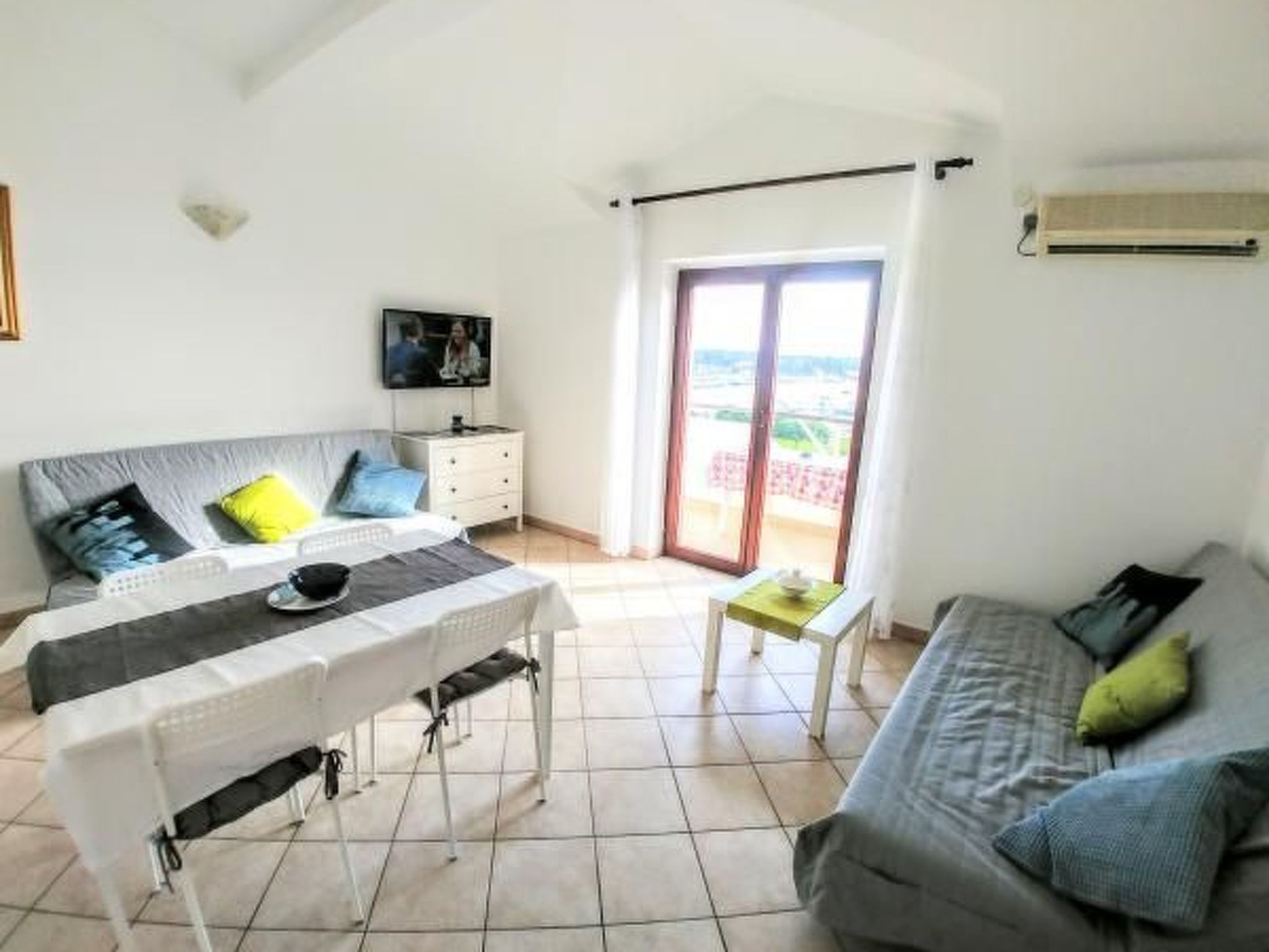 Wohnung mit Balkon-Binnen