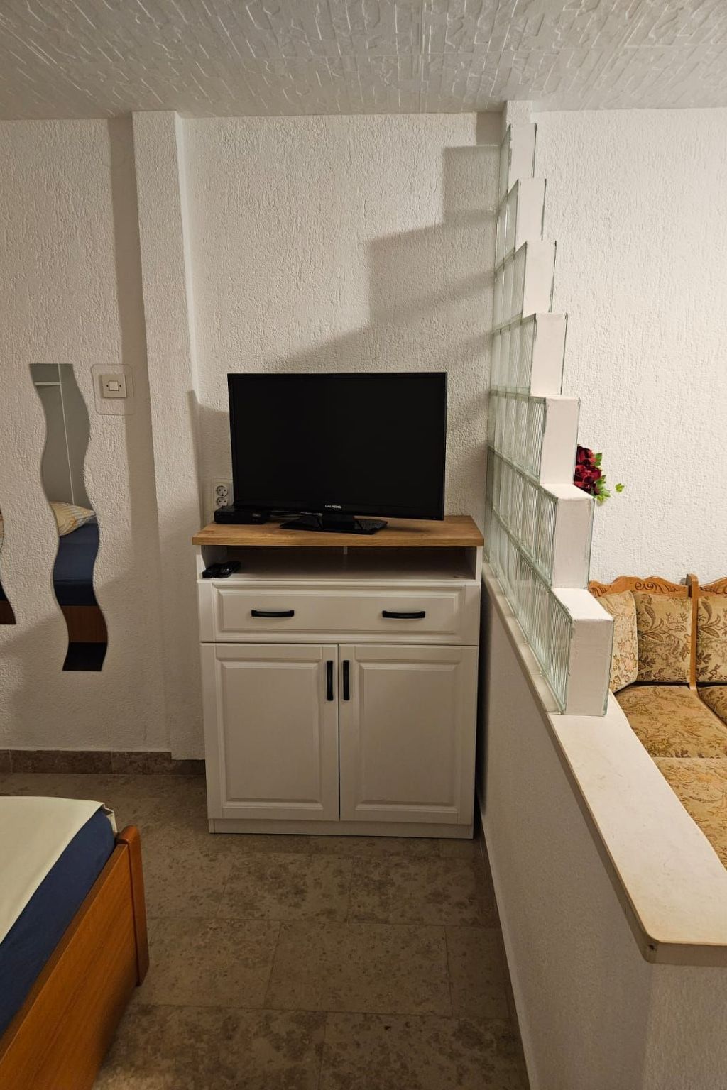 Photo of "Second" mit Terrasse