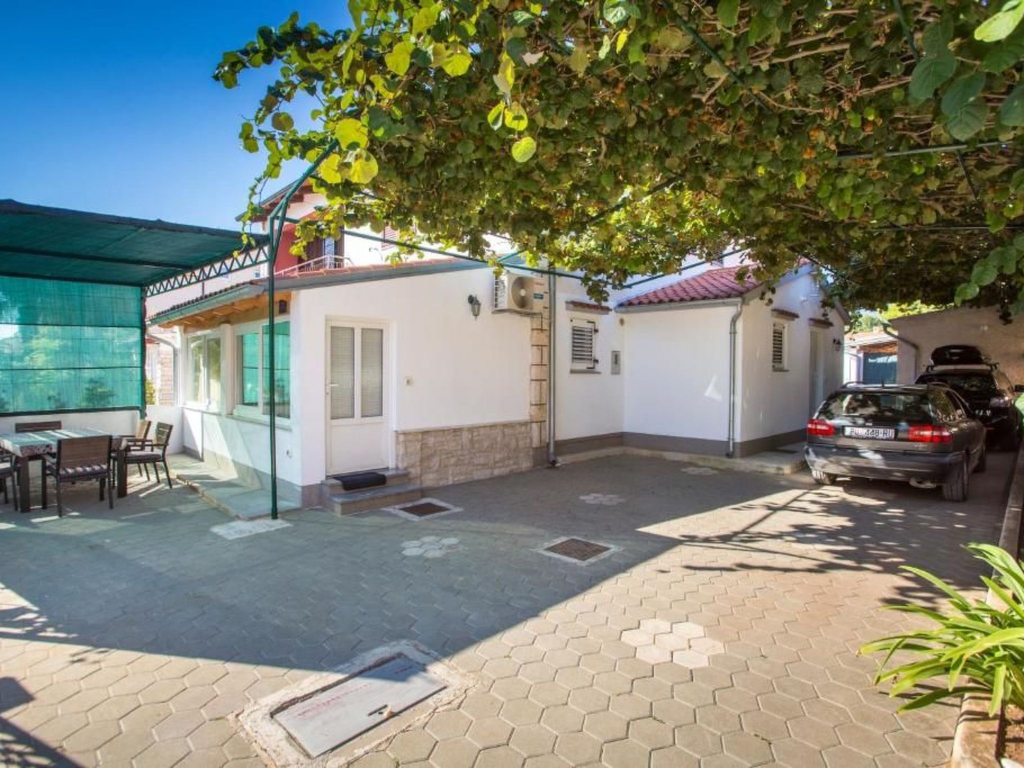 "Kiwi" mit Whirlpool Apartment in Medulin