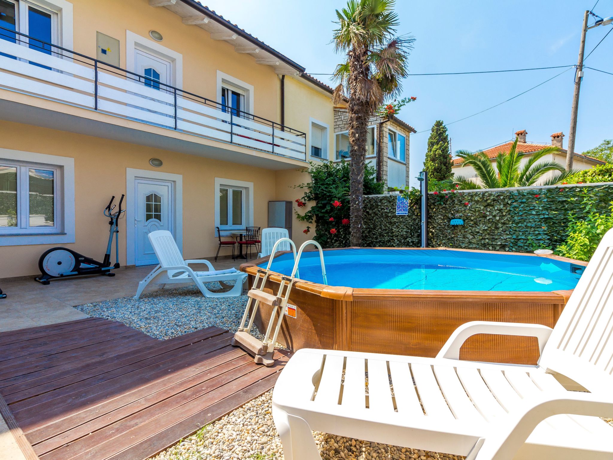 Villa Agneza mit Garten, Pool und Pavillon-Dedans