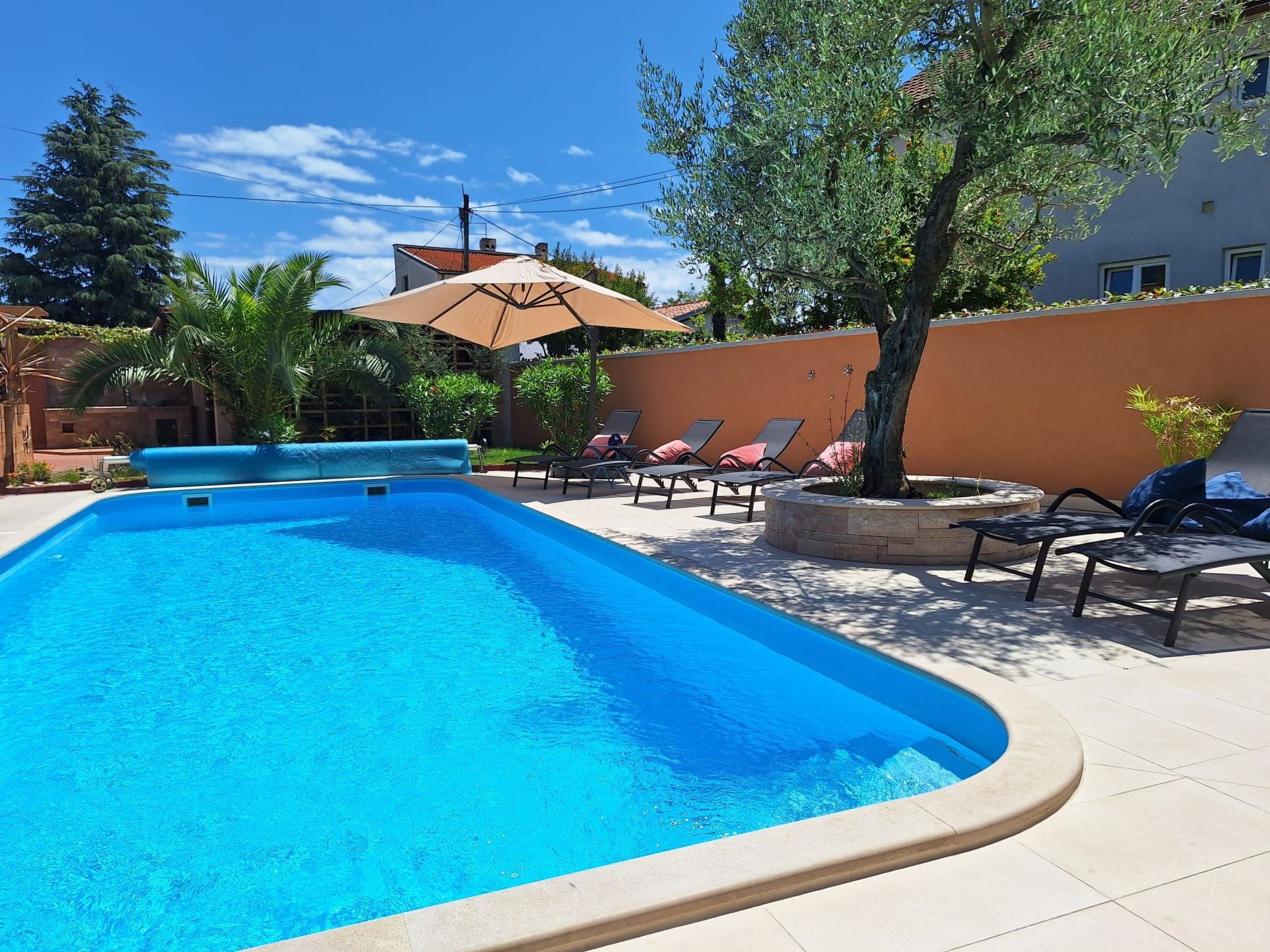 Photo of Urlaub mit Kindern-Ferienwohnung mit Pool