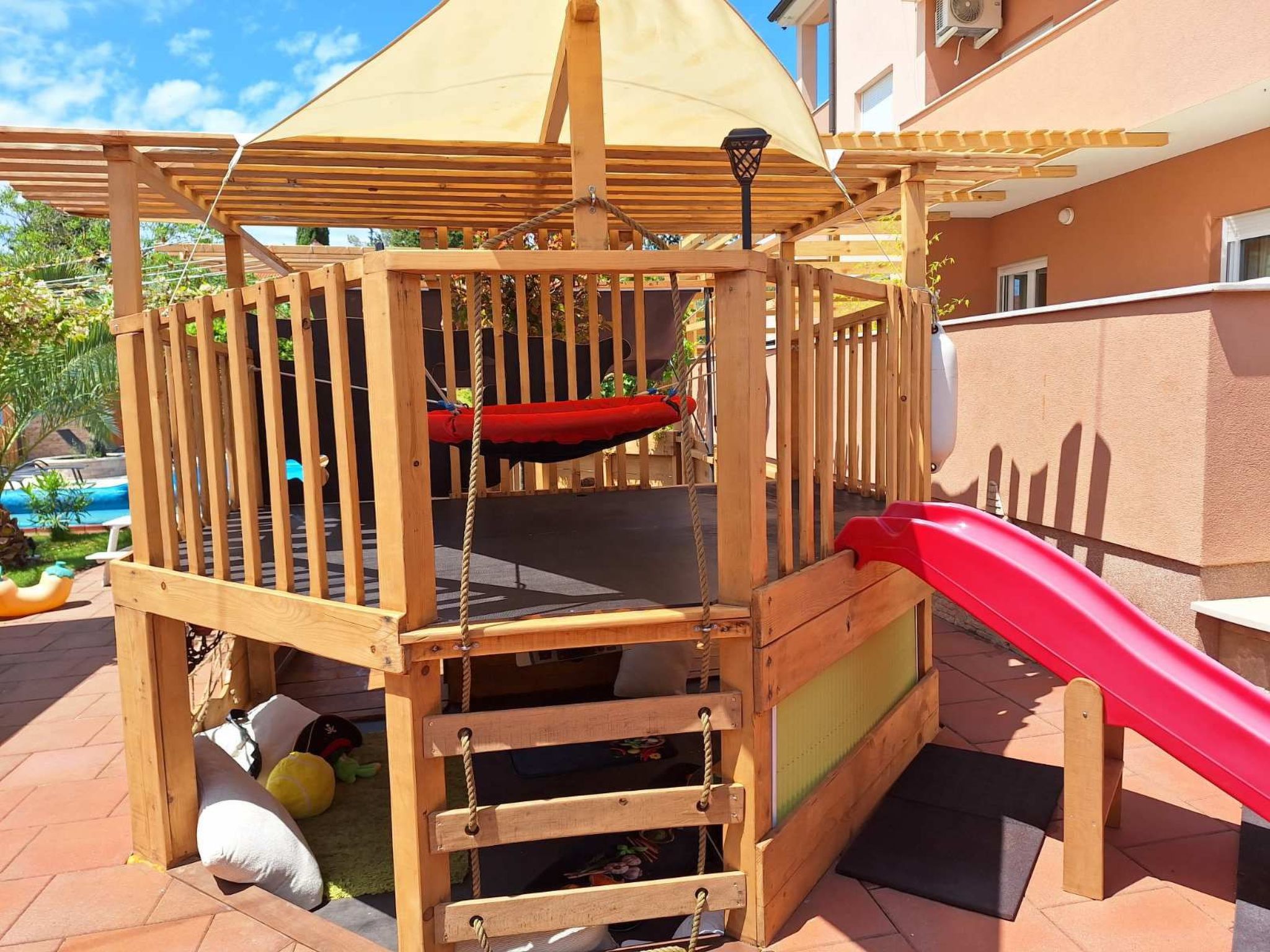 Photo of Urlaub mit Kindern-Ferienwohnung mit Pool