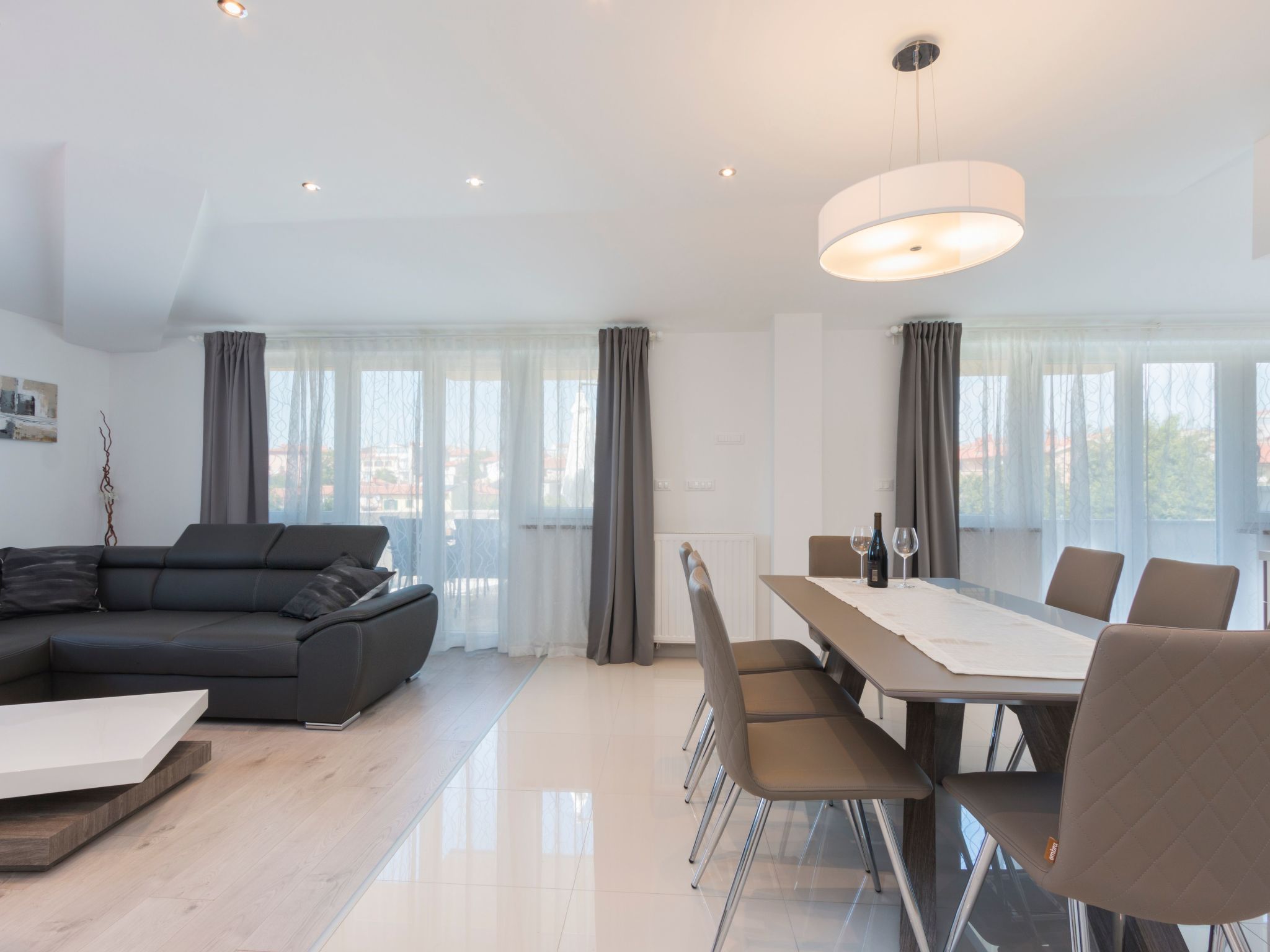 Luxus-Wohnung Igor Attic-Drinnen