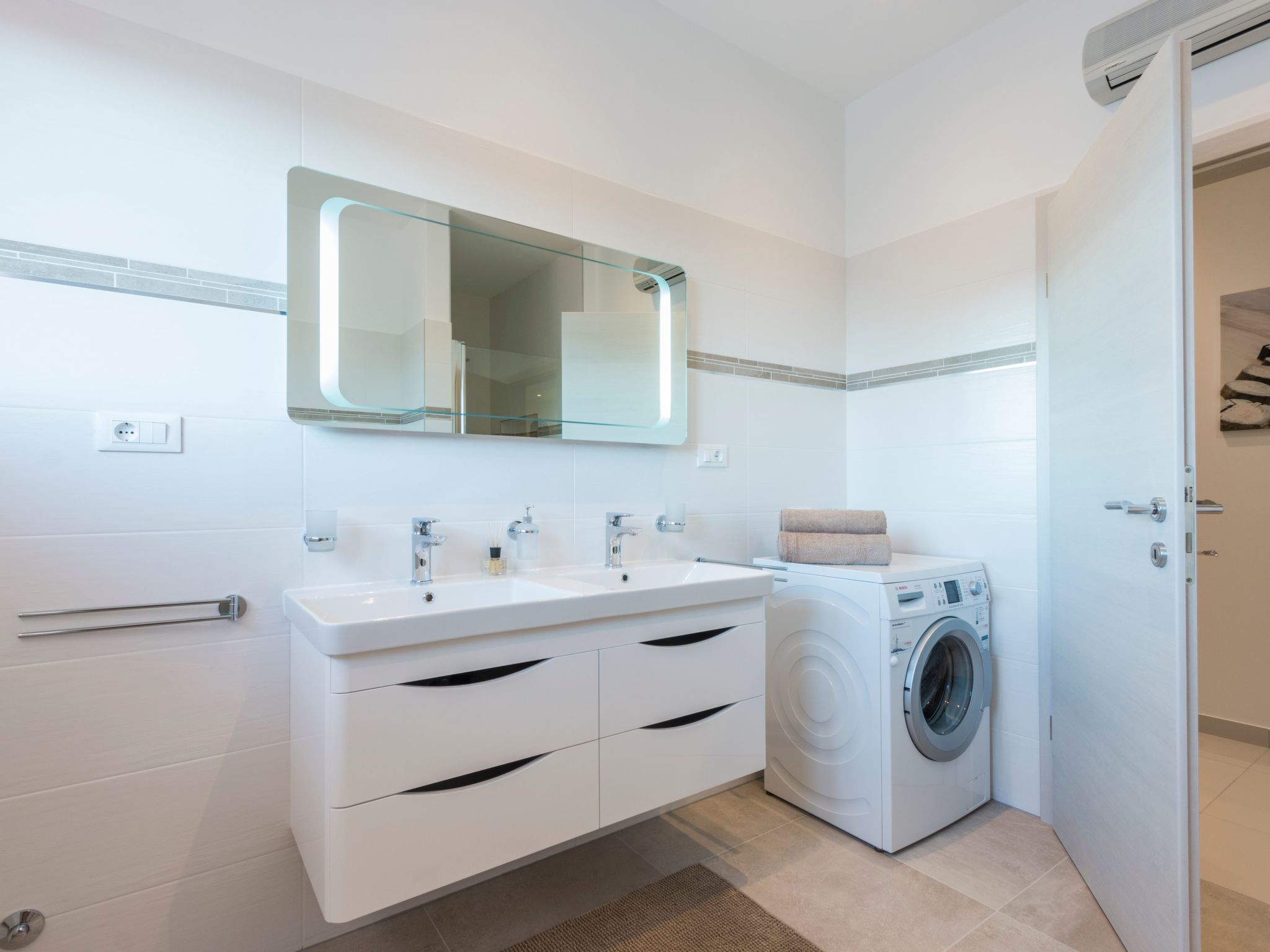 Photo of Luxus-Wohnung Igor Attic