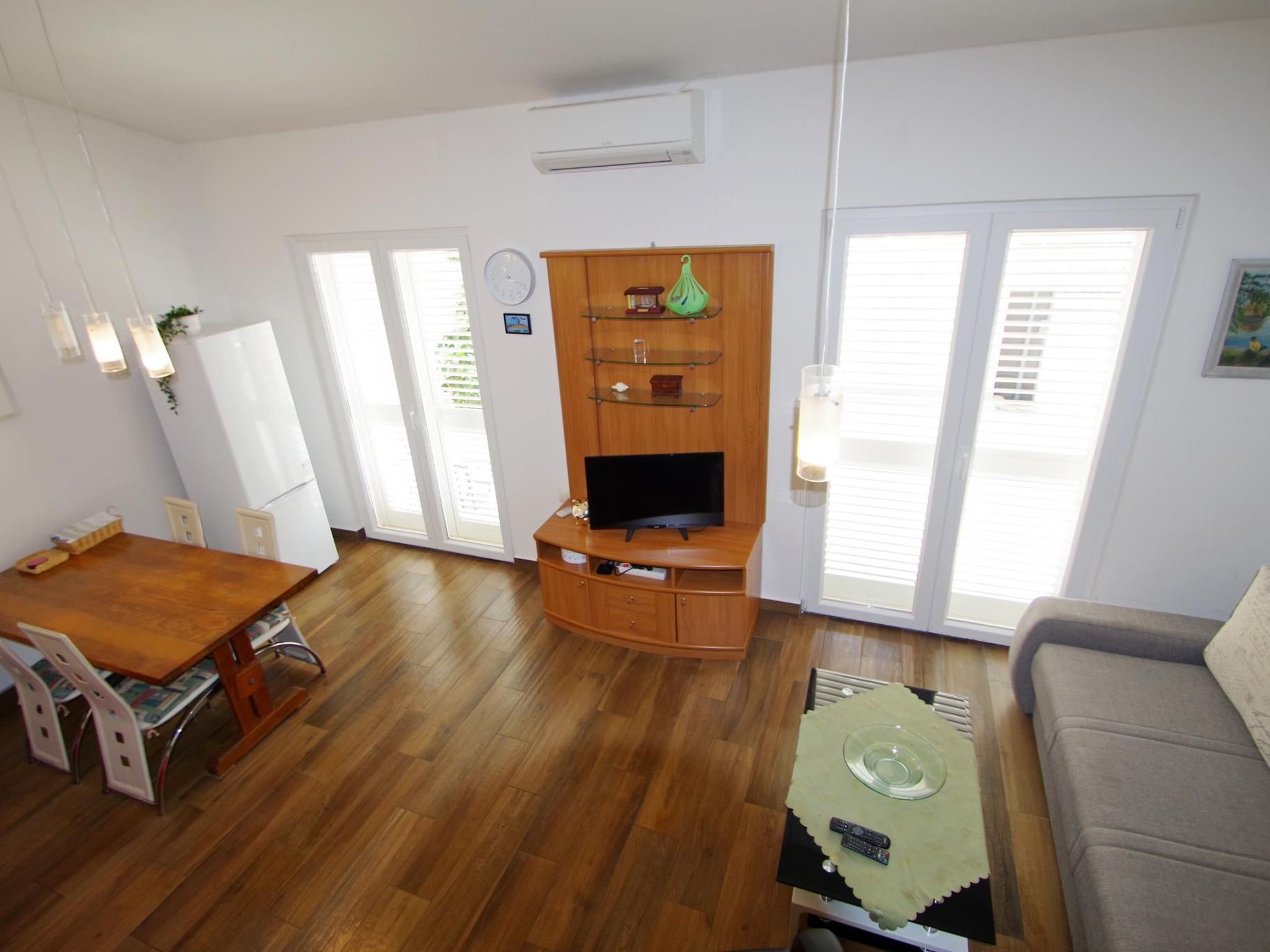 In Medulin, in der Nähe des Strandes-Drinnen