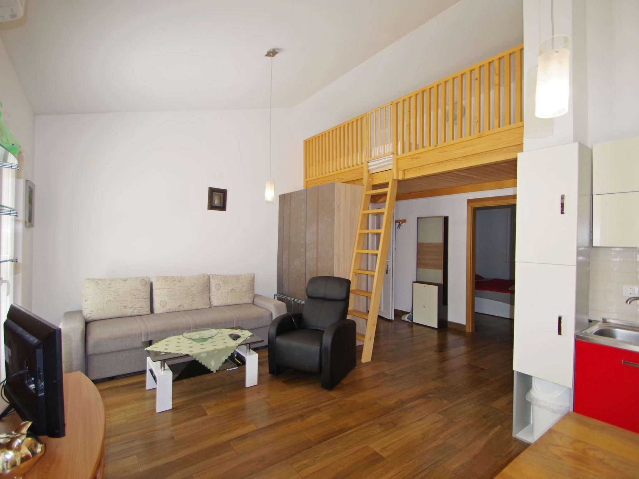 In Medulin, in der Nähe des Strandes-Drinnen