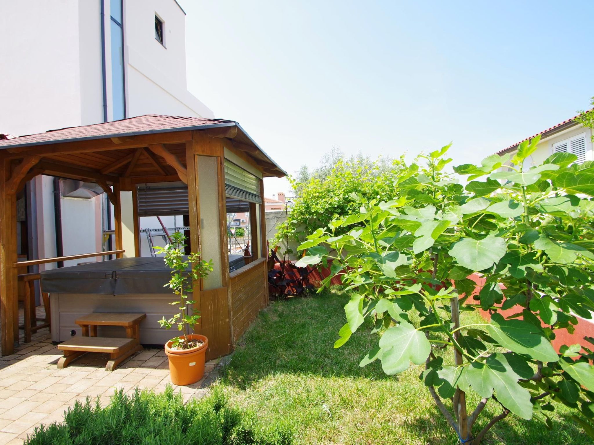 In Medulin, in der Nähe des Strandes-Draußen