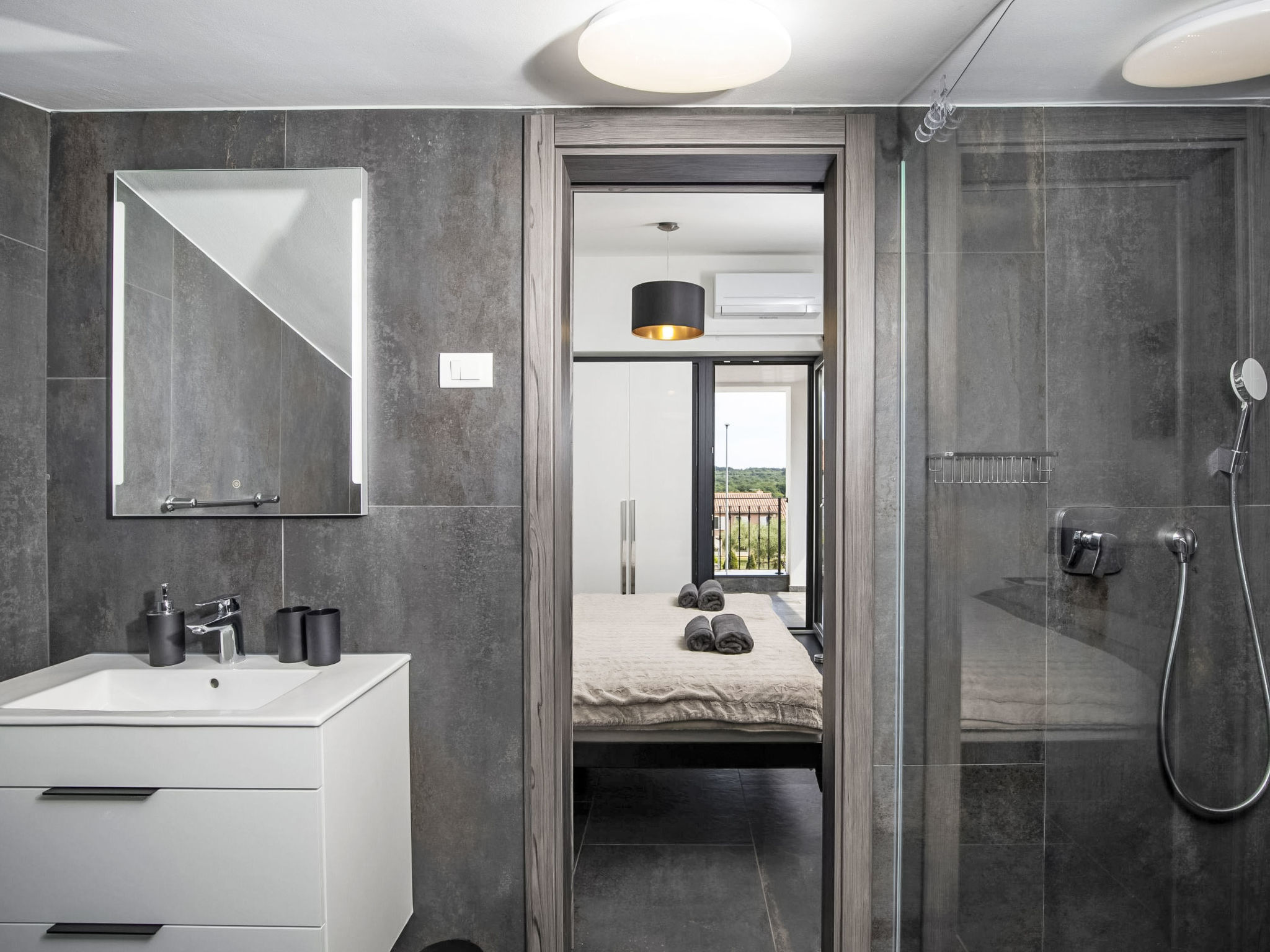Photo of 4 SZ mit Bad en suite Pool und Sommerküche