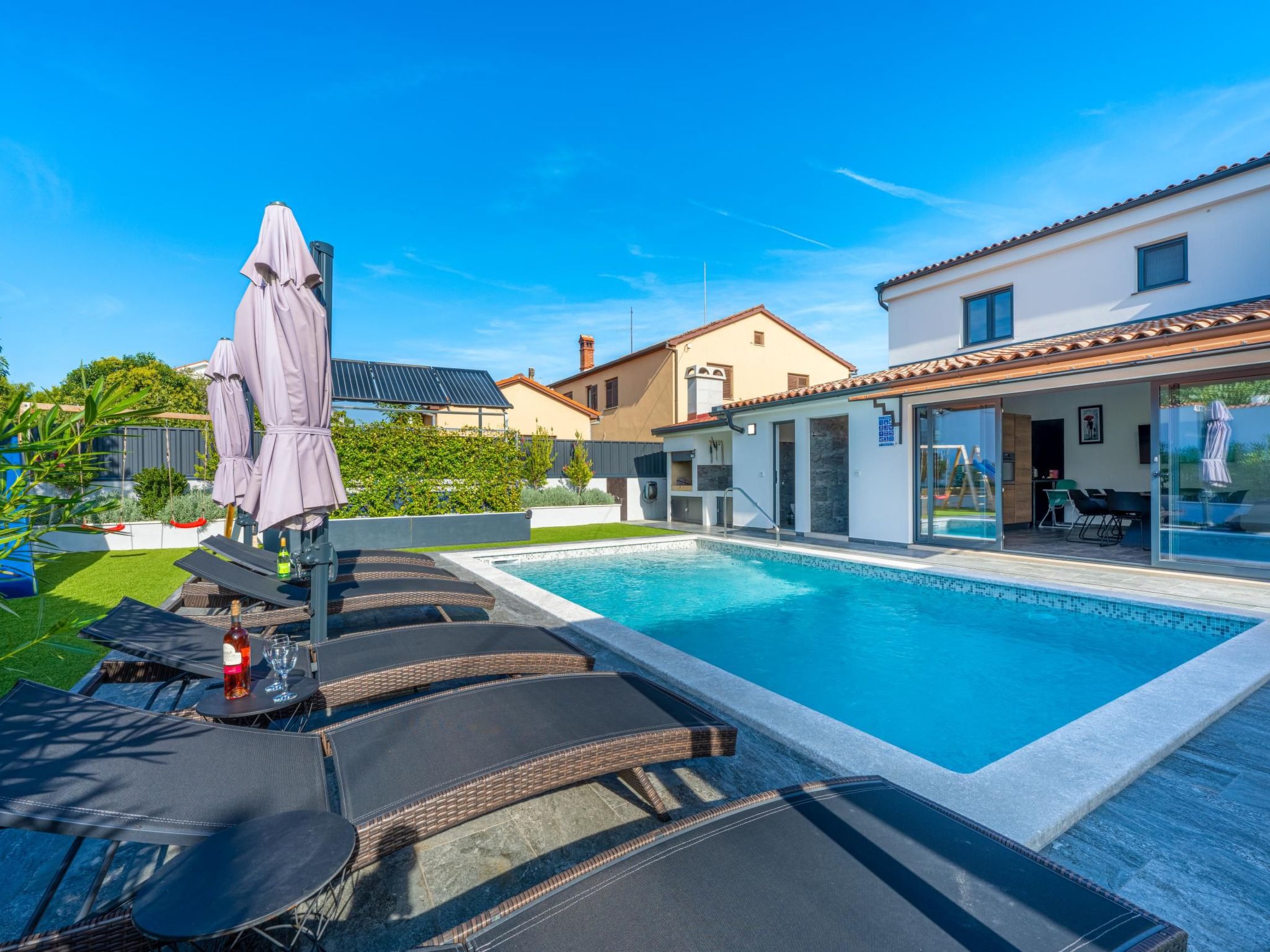 4 SZ mit Bad en suite Pool und Sommerküche-Binnen