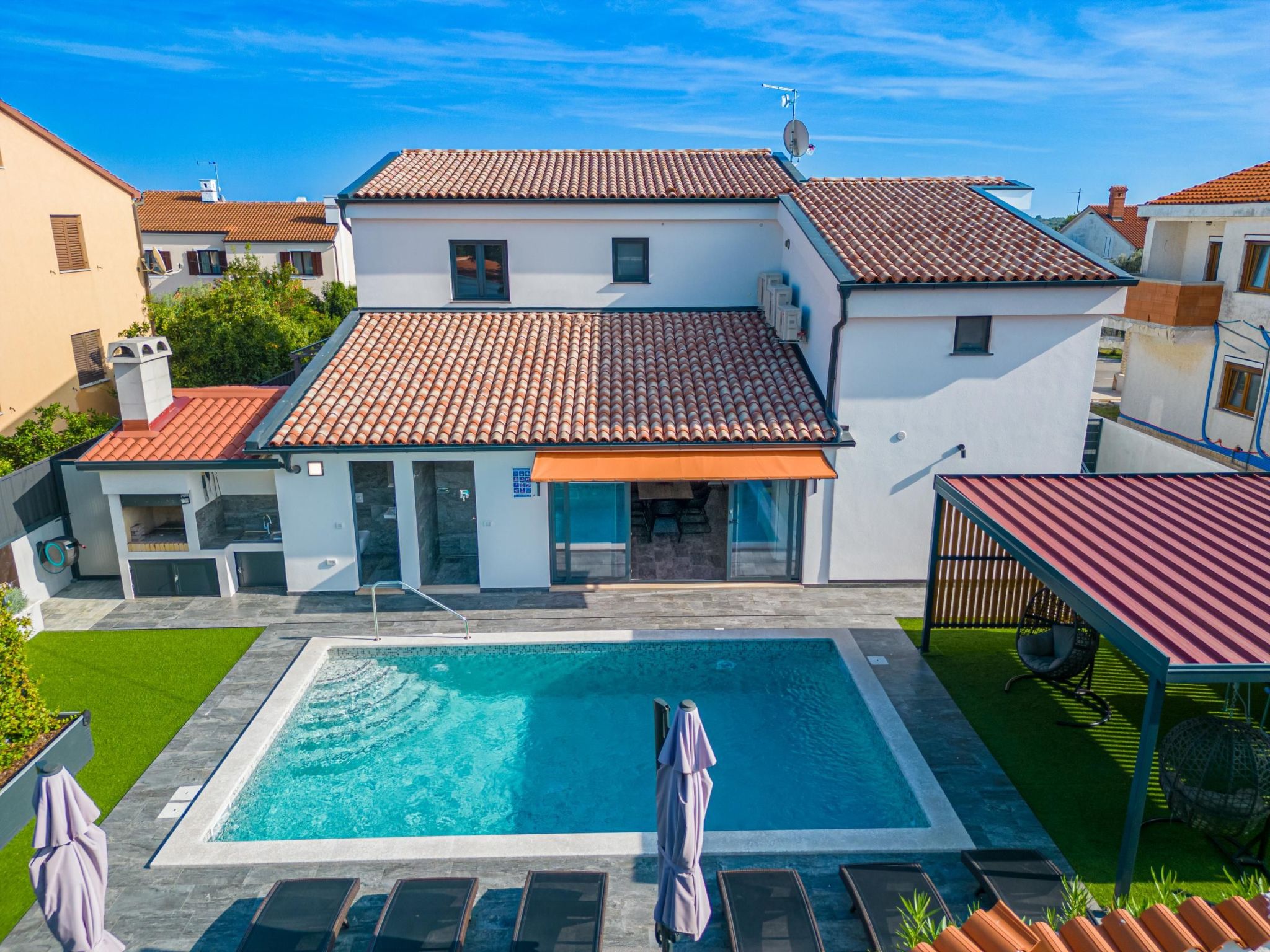 4 SZ mit Bad en suite Pool und Sommerküche-Binnen