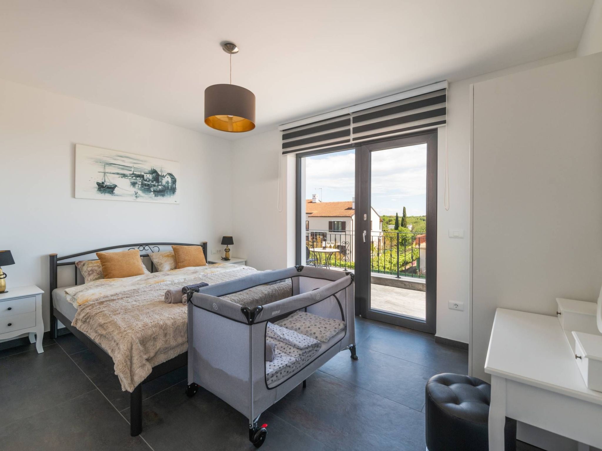 4 SZ mit Bad en suite Pool und Sommerküche-Binnen