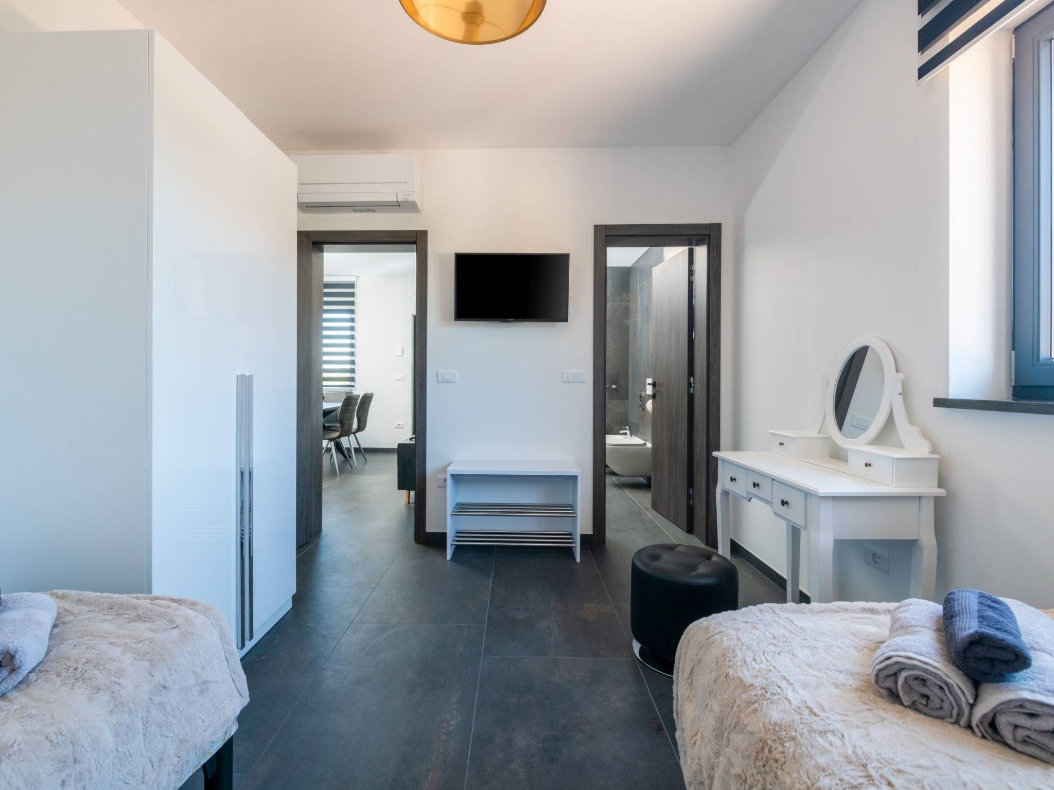 4 SZ mit Bad en suite Pool und Sommerküche-Binnen