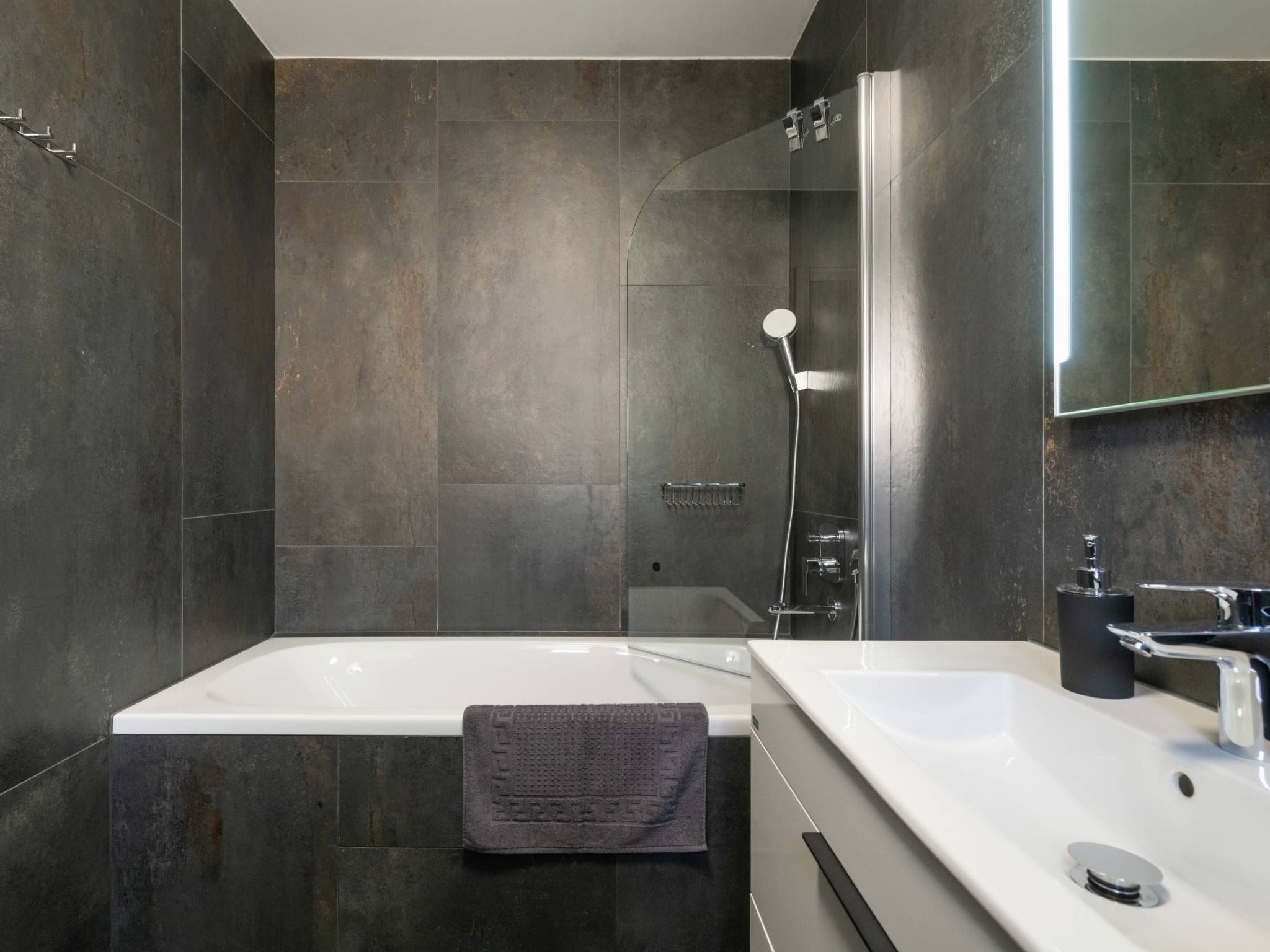 4 SZ mit Bad en suite Pool und Sommerküche-Binnen