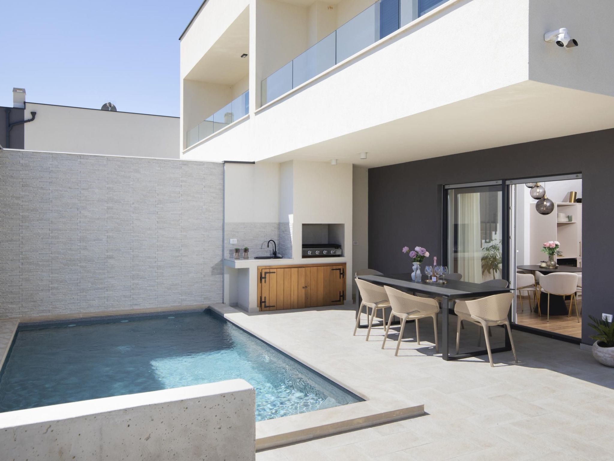 Villa Oasis mit beheiztem Pool, 700 m vom Meer entfernt