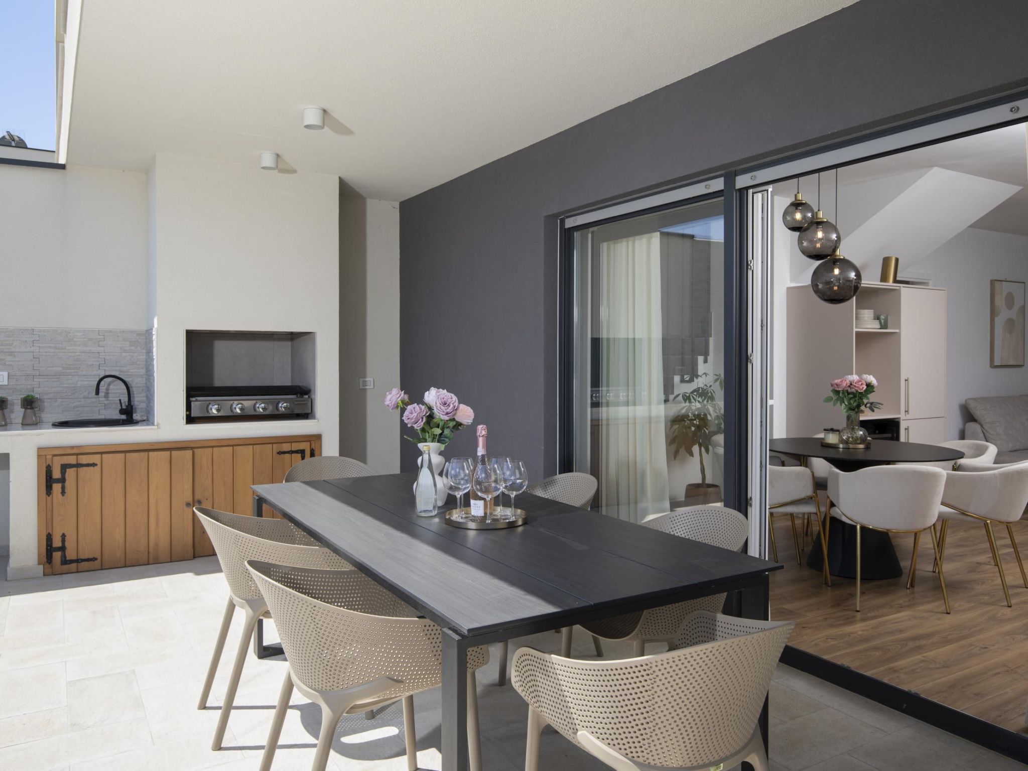 Villa Oasis mit beheiztem Pool, 700 m vom Meer entfernt-Inside