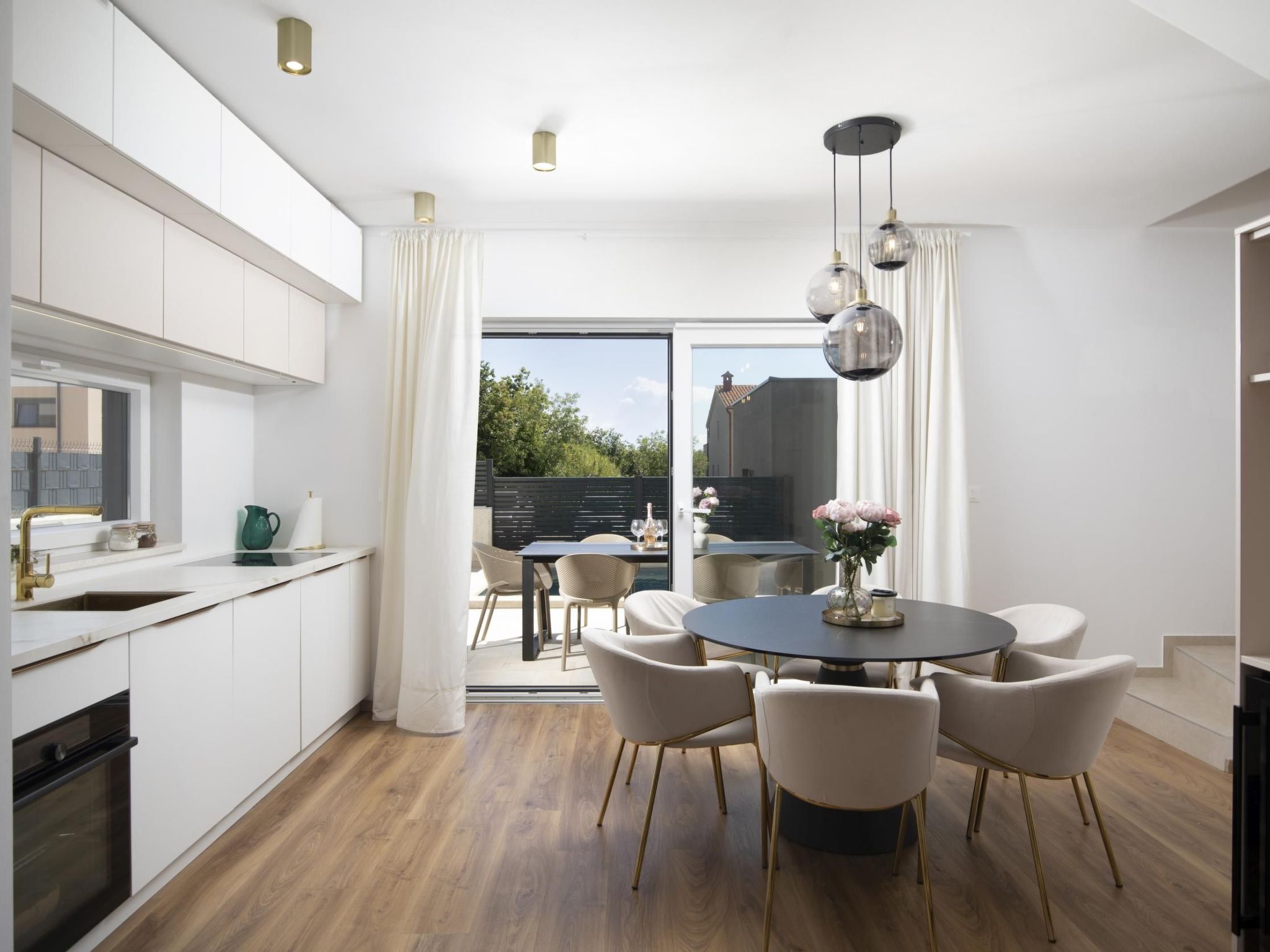 Villa Oasis mit beheiztem Pool, 700 m vom Meer entfernt-Inside