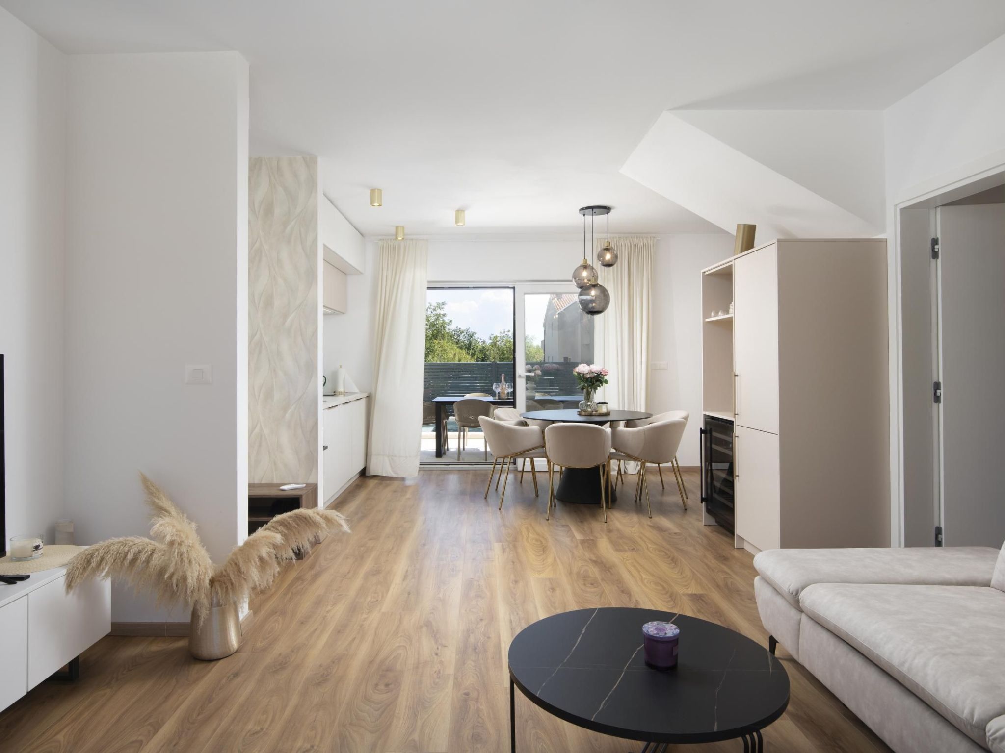 Villa Oasis mit beheiztem Pool, 700 m vom Meer entfernt-Inside