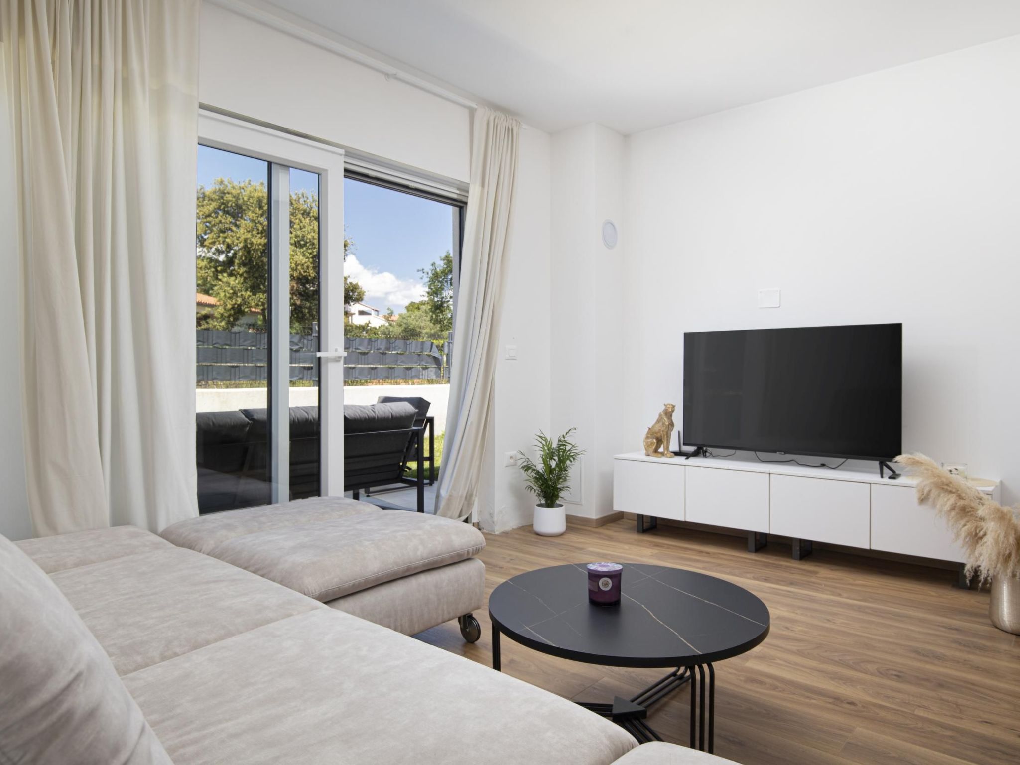 Villa Oasis mit beheiztem Pool, 700 m vom Meer entfernt-Inside