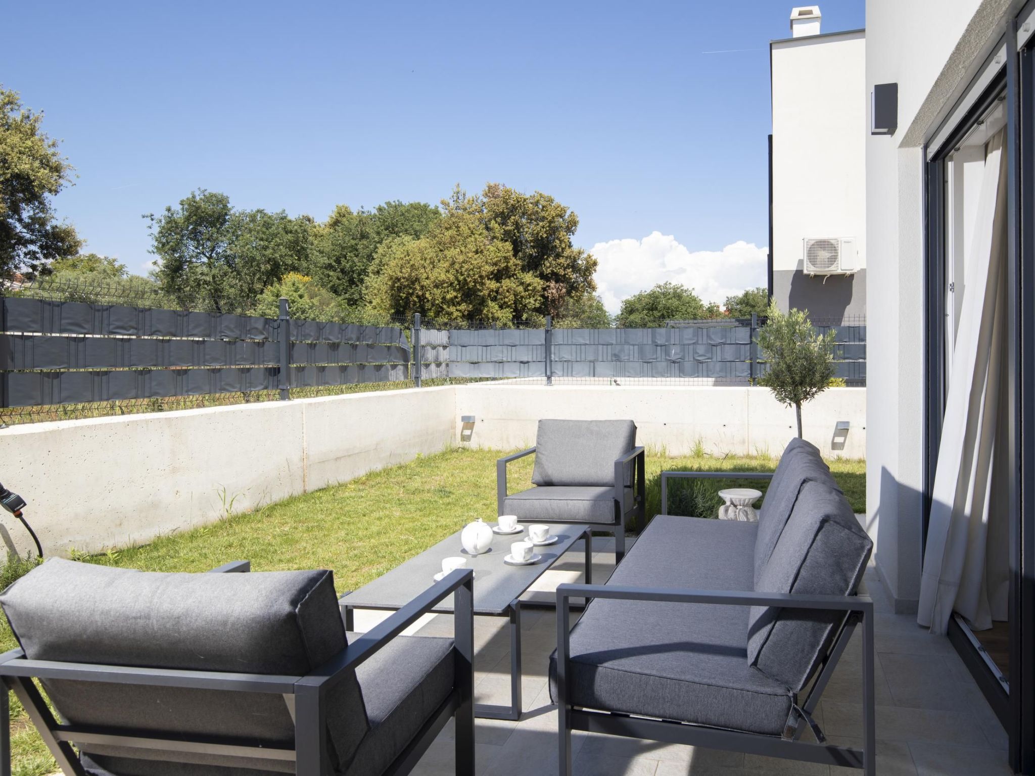 Villa Oasis mit beheiztem Pool, 700 m vom Meer entfernt-Inside