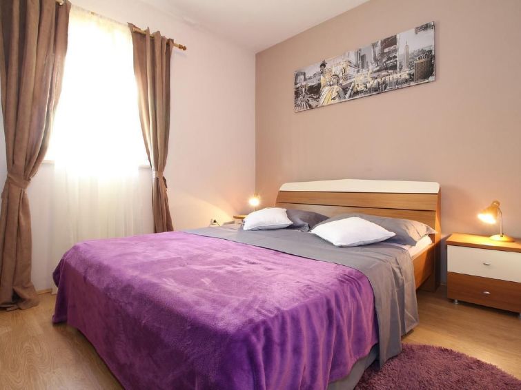 Schönes Apartment, privater Parkplatz und Strand in der Nähe