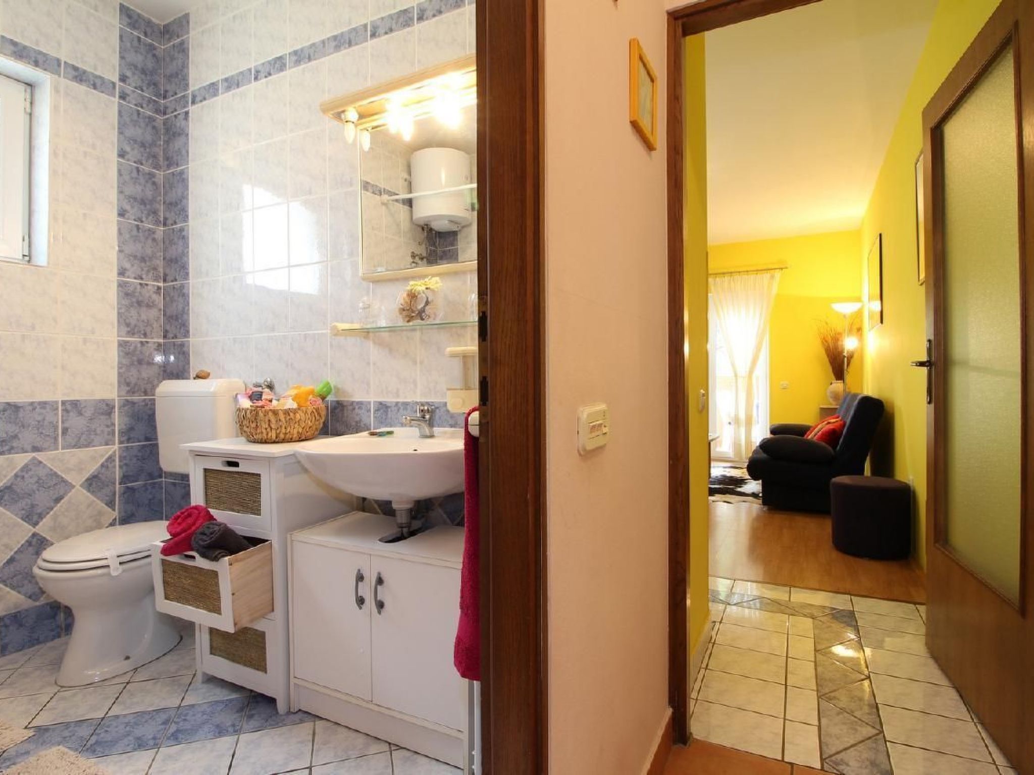 Schönes Apartment, privater Parkplatz und Strand in der Nähe-Inside