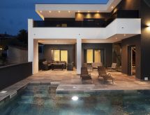 Villa Blick Istrië: Luxe vrijstaande villa met privézwembad op 700m van zee - thumbnail 2