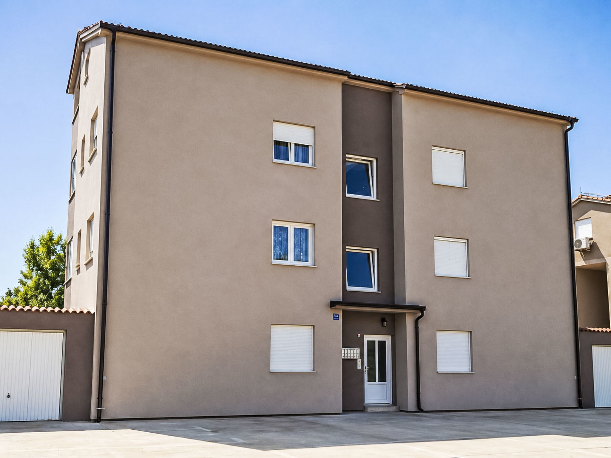 Photo of in Medulin mit Privatparkplatz