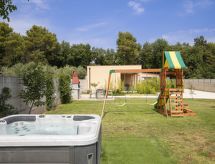Ruim vakantiehuis voor 11 personen met privézwembad, sauna en zeezicht in Medulin - thumbnail 6