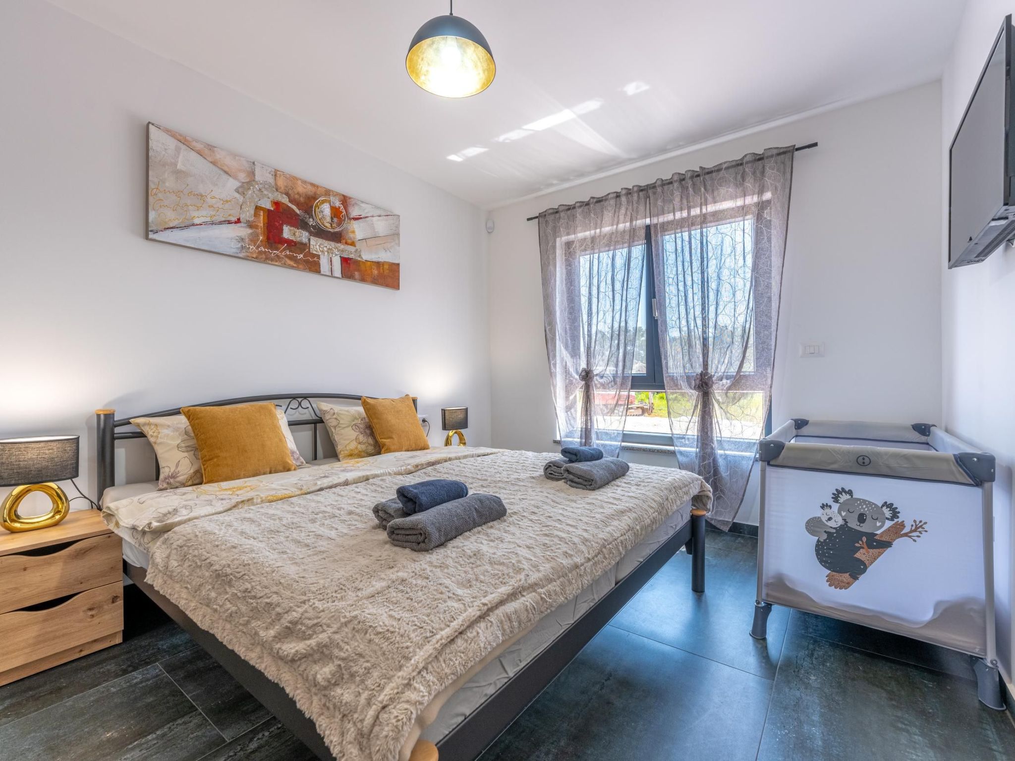 Apartment Rose mit privatem Pool-Drinnen