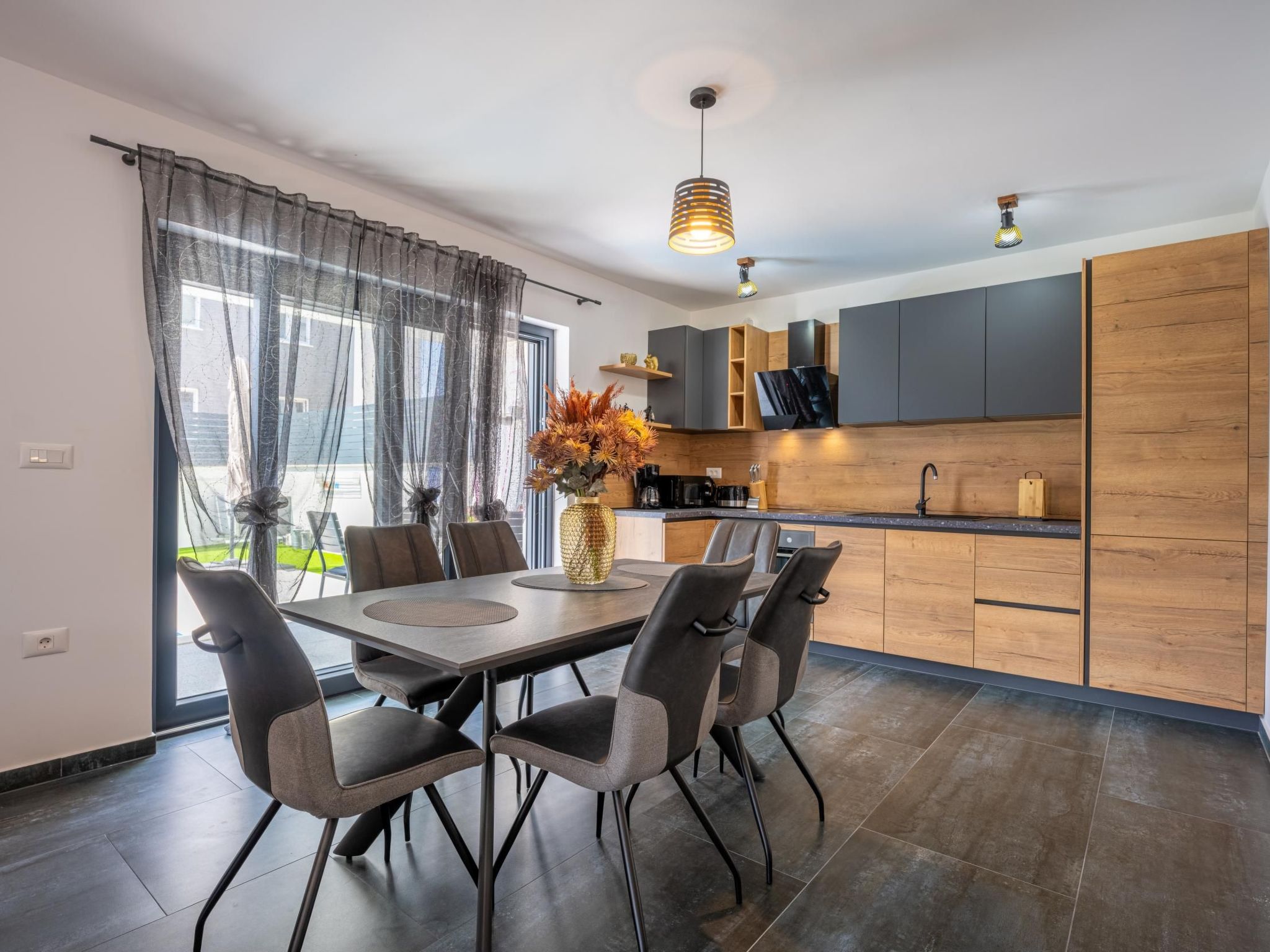 Apartment Rose mit privatem Pool-Drinnen