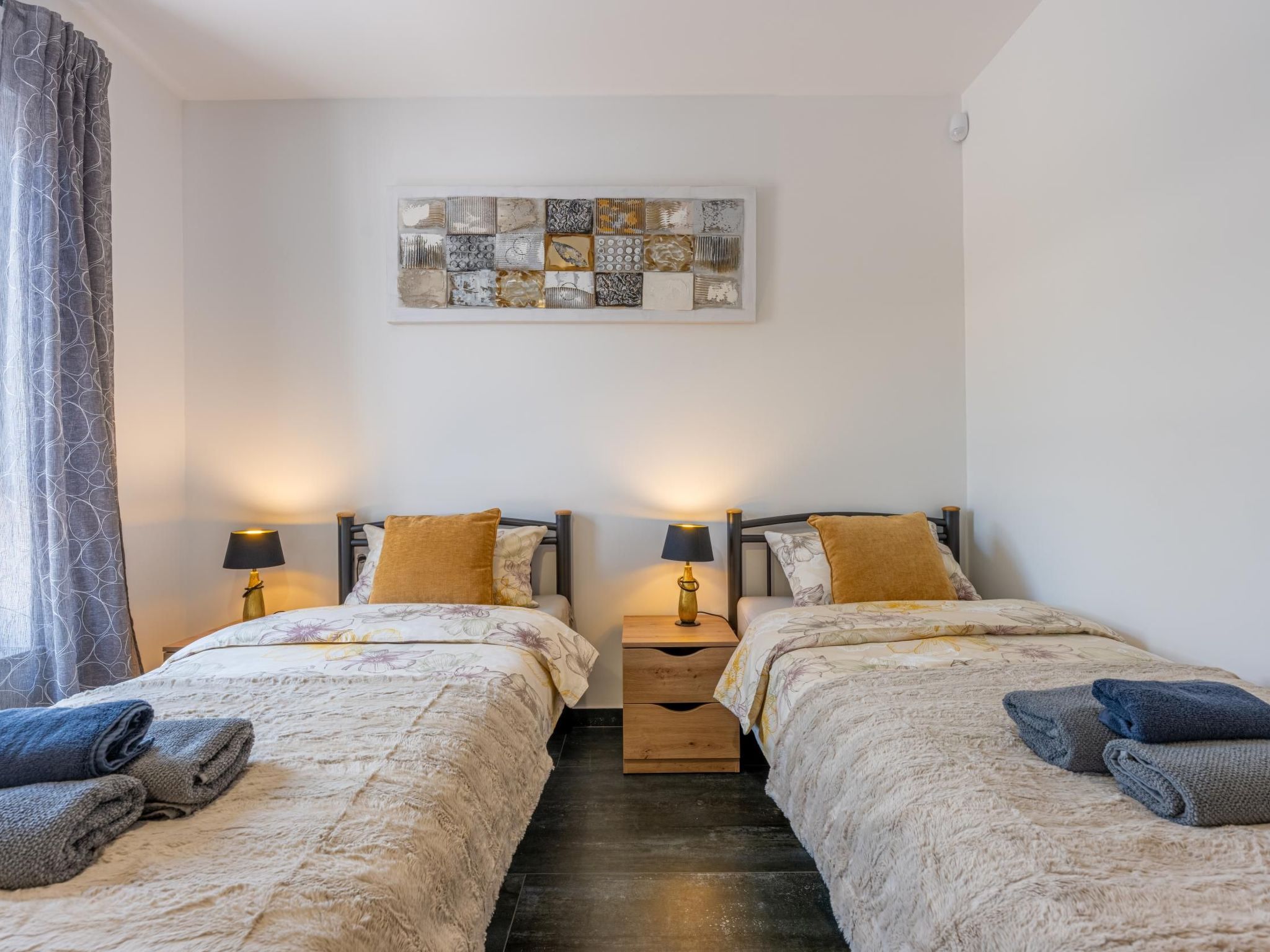 Apartment Rose mit privatem Pool-Drinnen