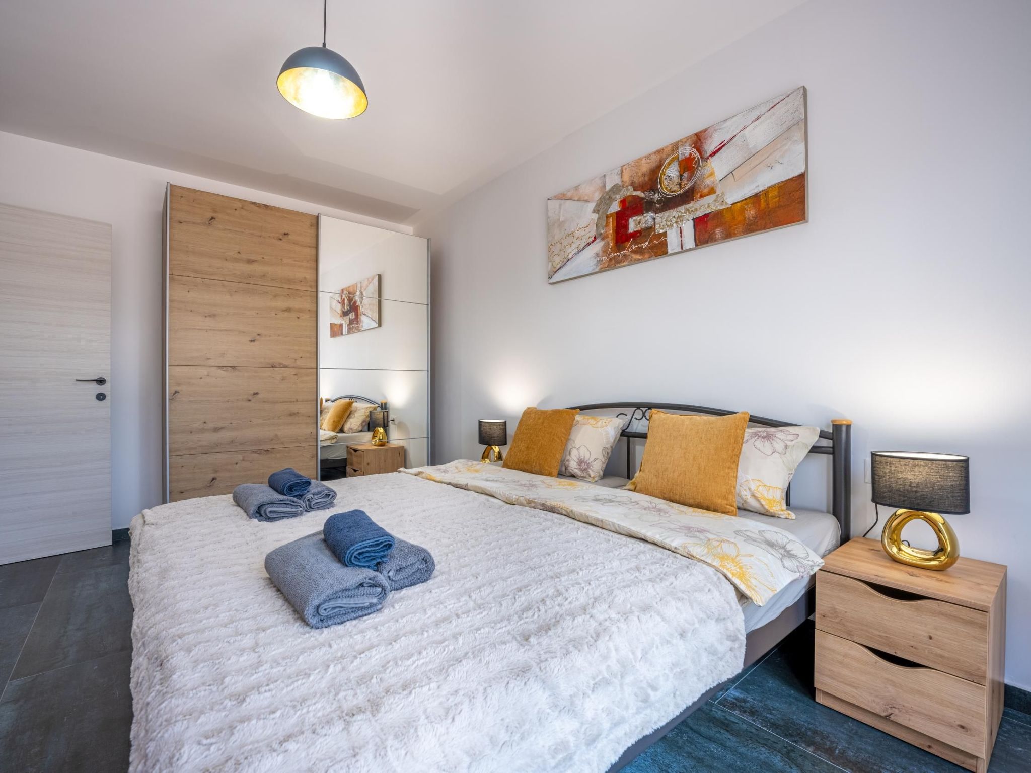 Apartment Rose mit privatem Pool-Drinnen