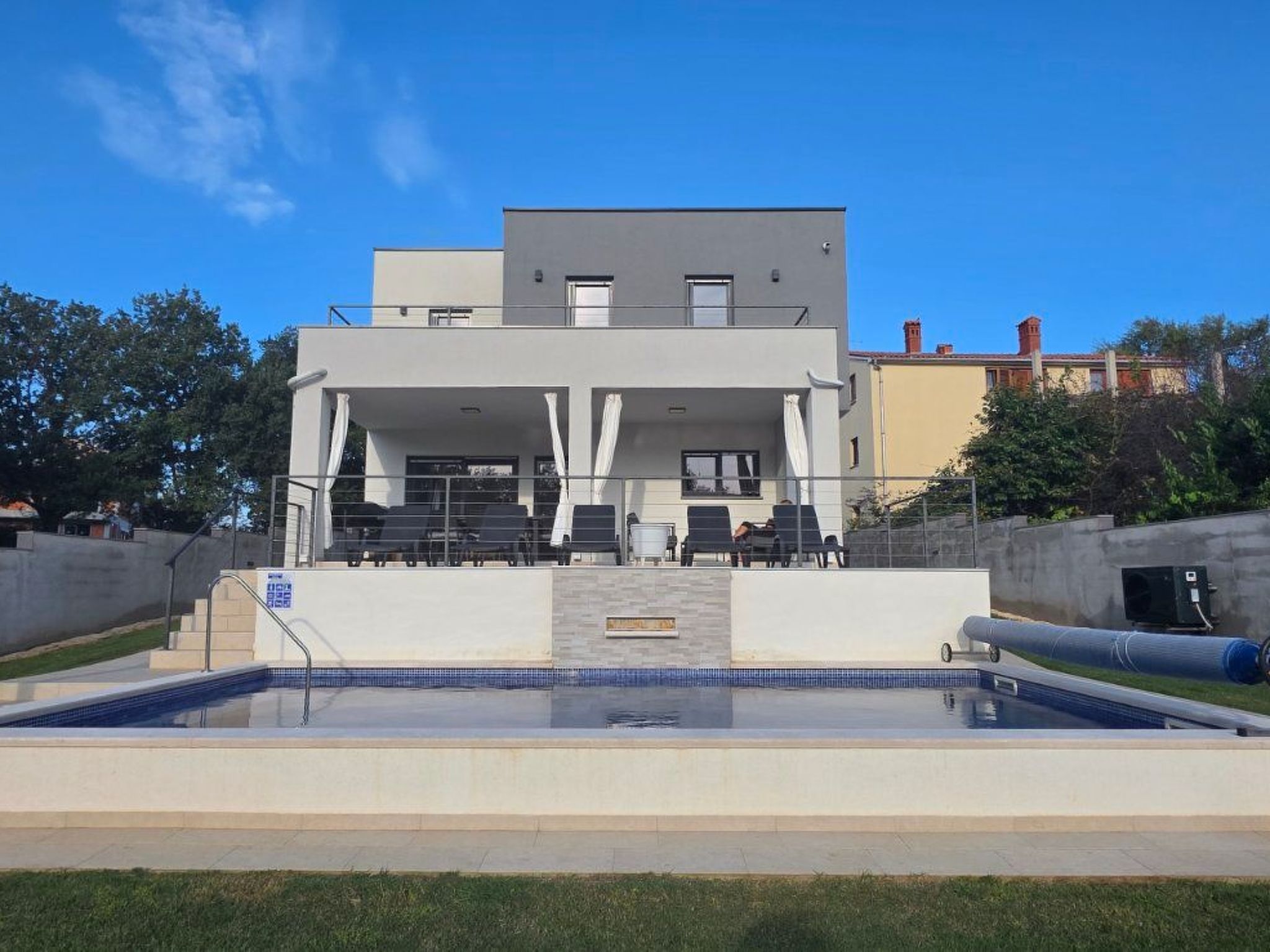 Ferienvilla "Luxury Villa Tara" mit beheiztem Pool-Drinnen