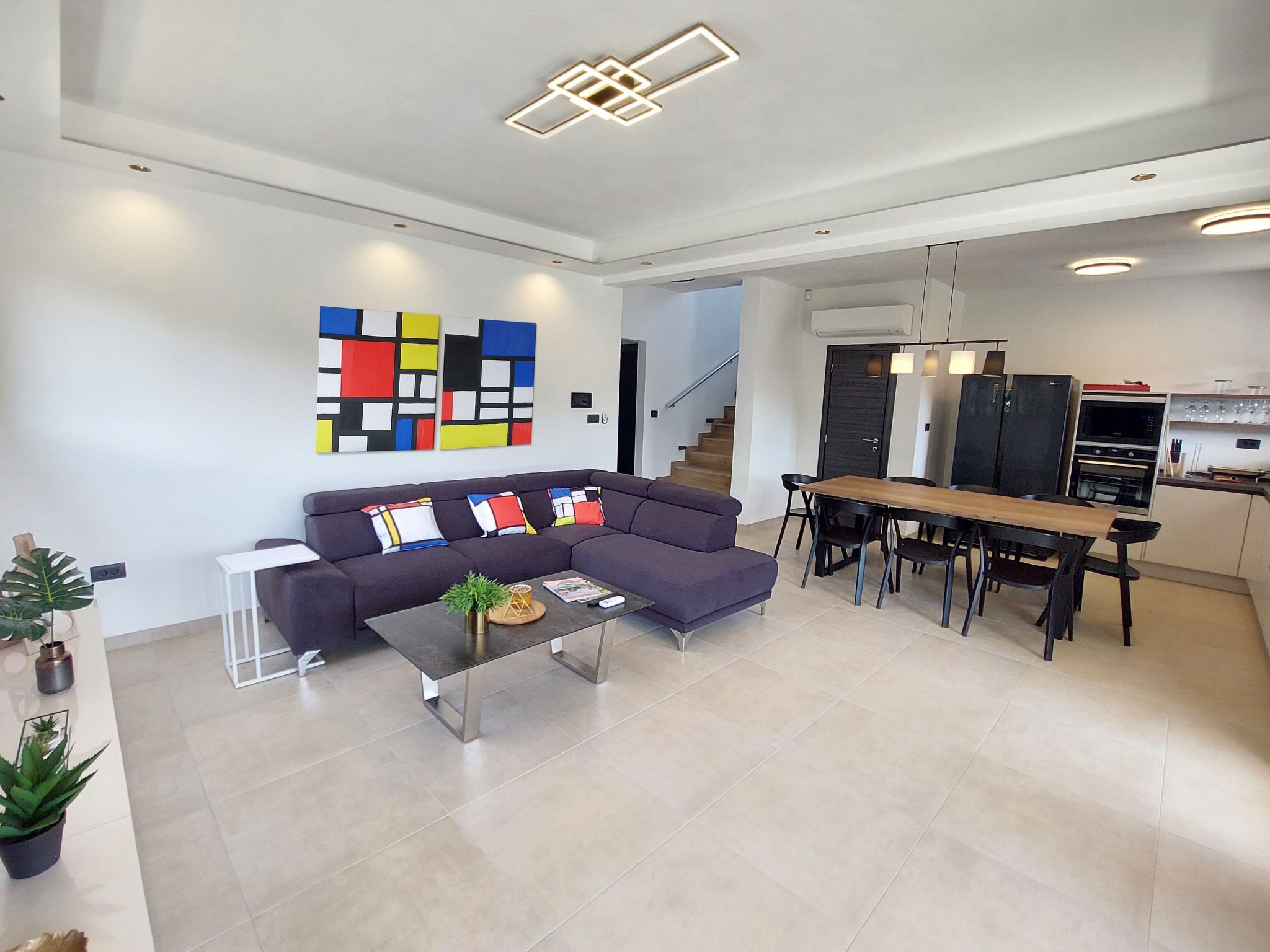 Ferienvilla "Luxury Villa Tara" mit beheiztem Pool-Drinnen