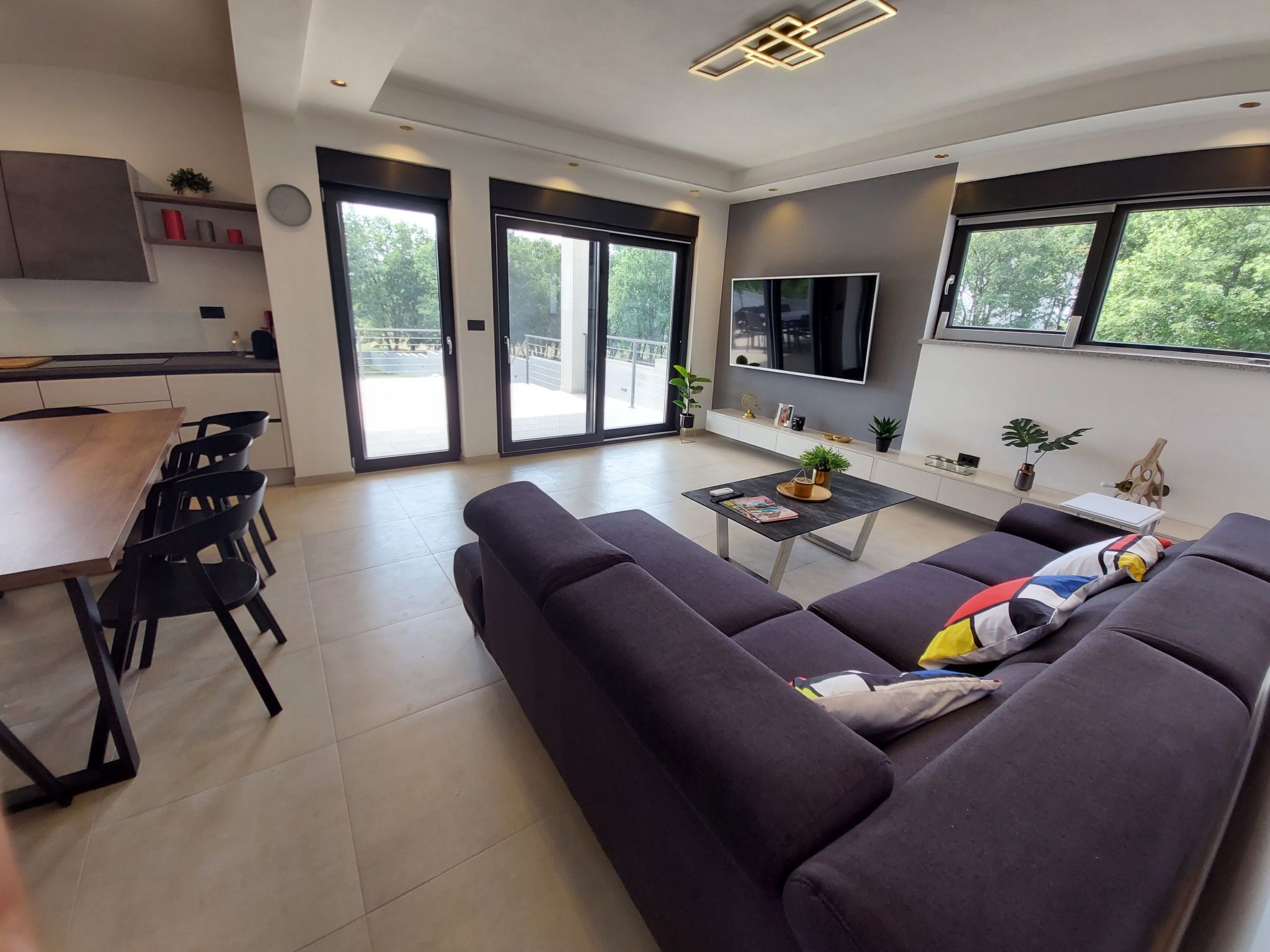 Ferienvilla "Luxury Villa Tara" mit beheiztem Pool-Drinnen