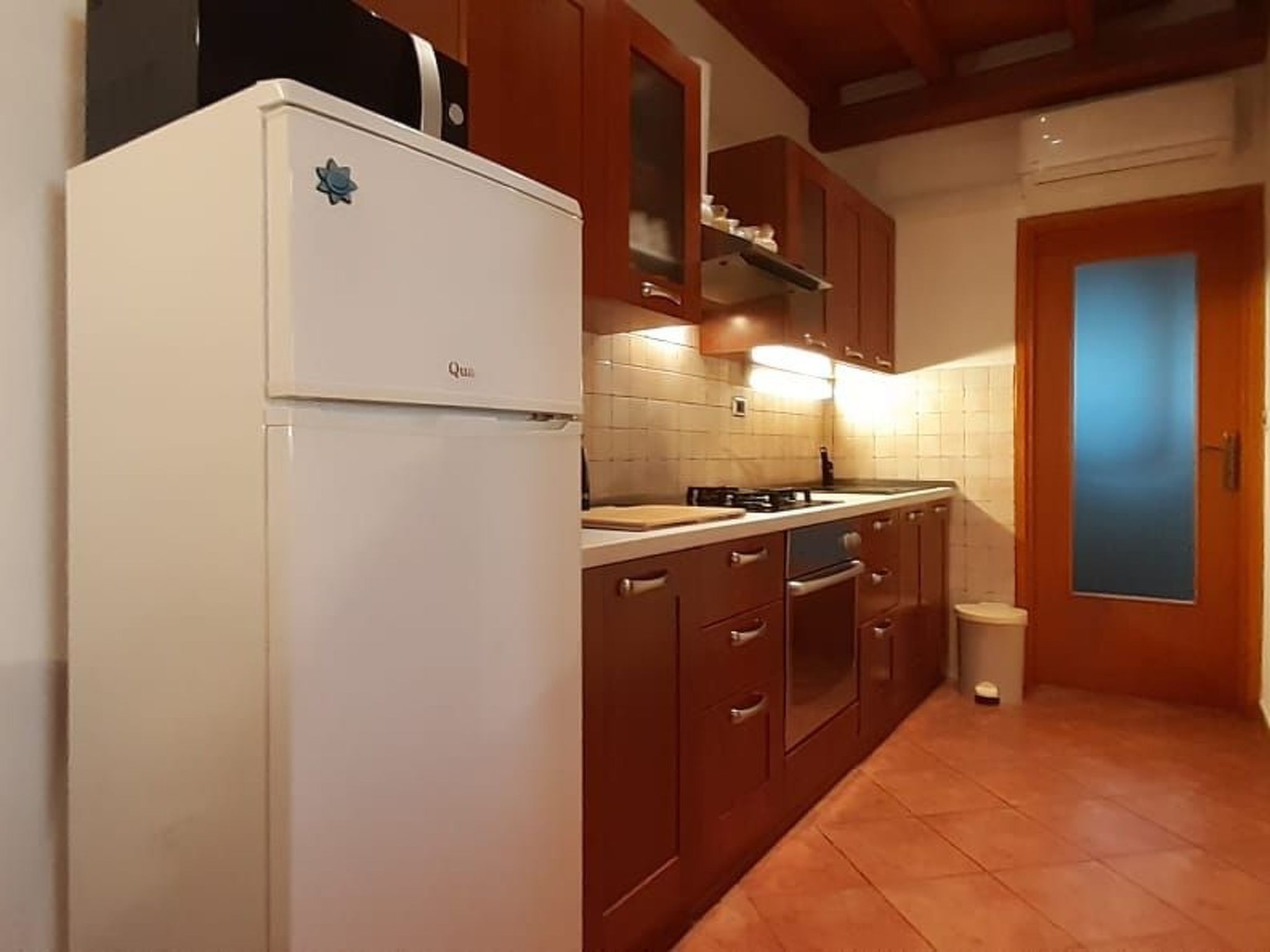 Mit schönem Garten und Sonnenterrasse-Binnen