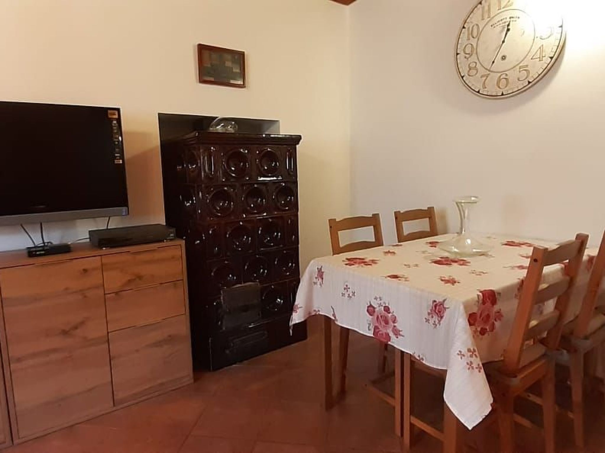 Mit schönem Garten und Sonnenterrasse-Binnen