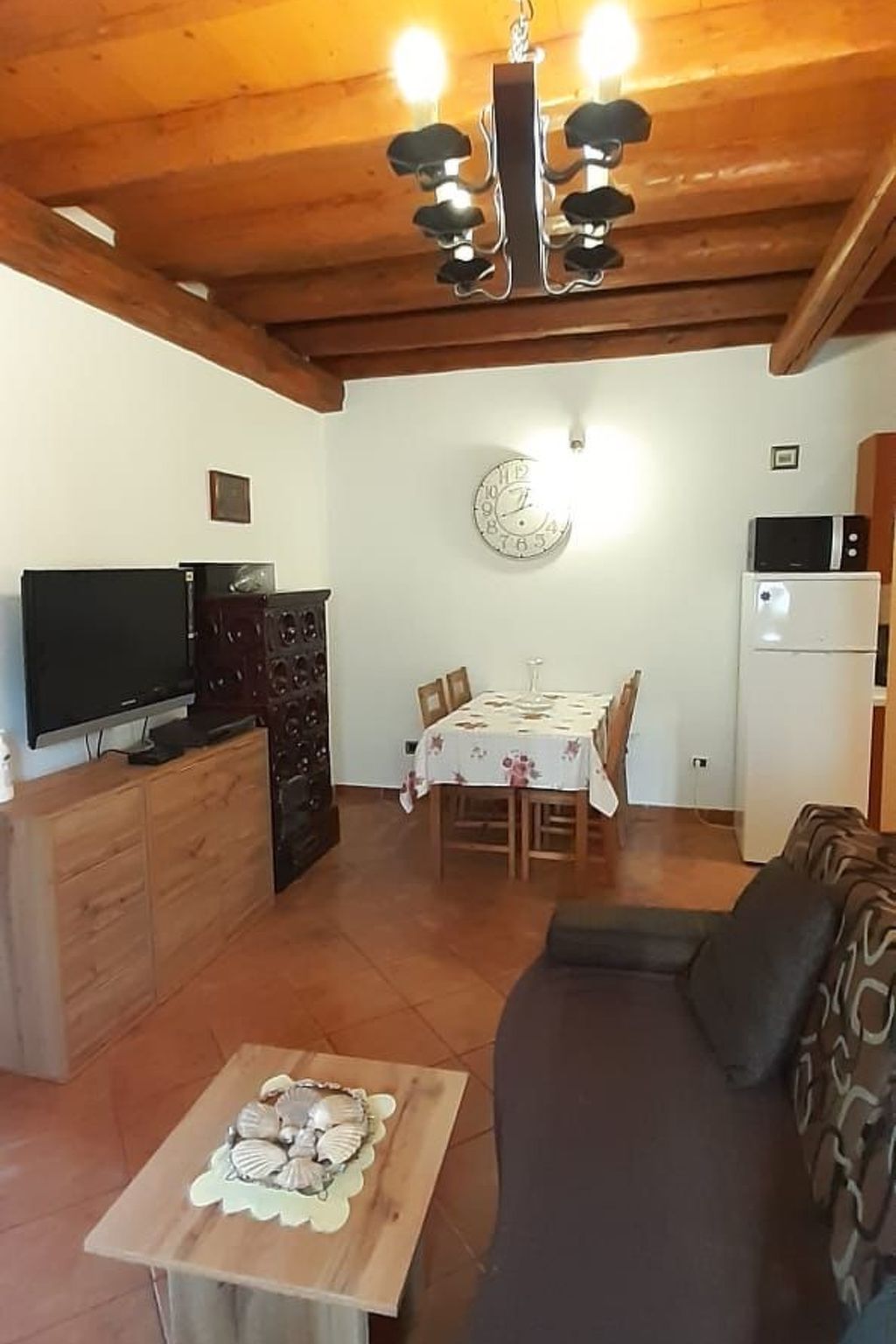 Mit schönem Garten und Sonnenterrasse-Binnen