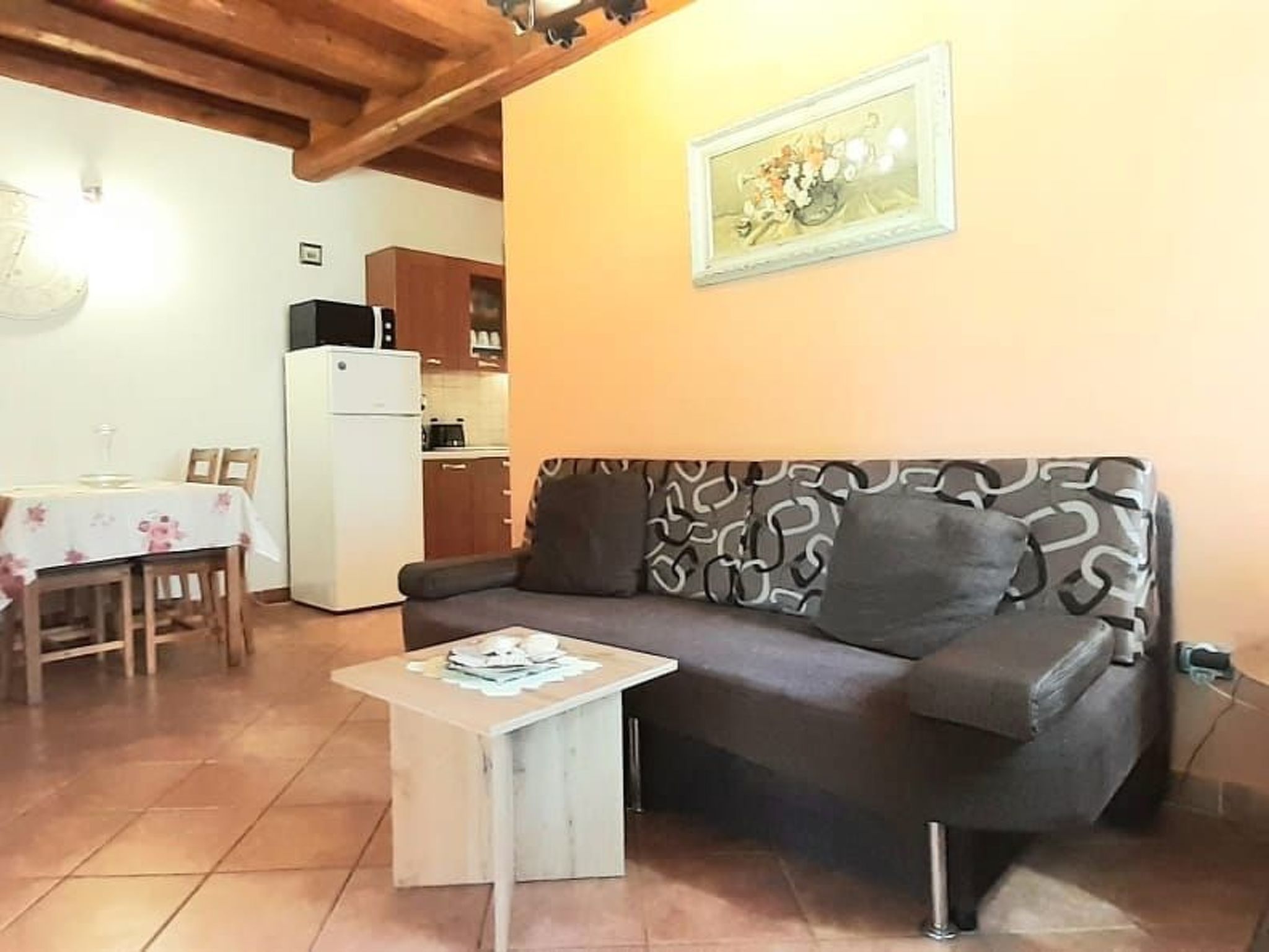 Mit schönem Garten und Sonnenterrasse-Binnen