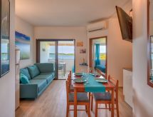 Strandvilla Medulin: Vakantiehuis direct aan zee voor 5 personen - thumbnail 1