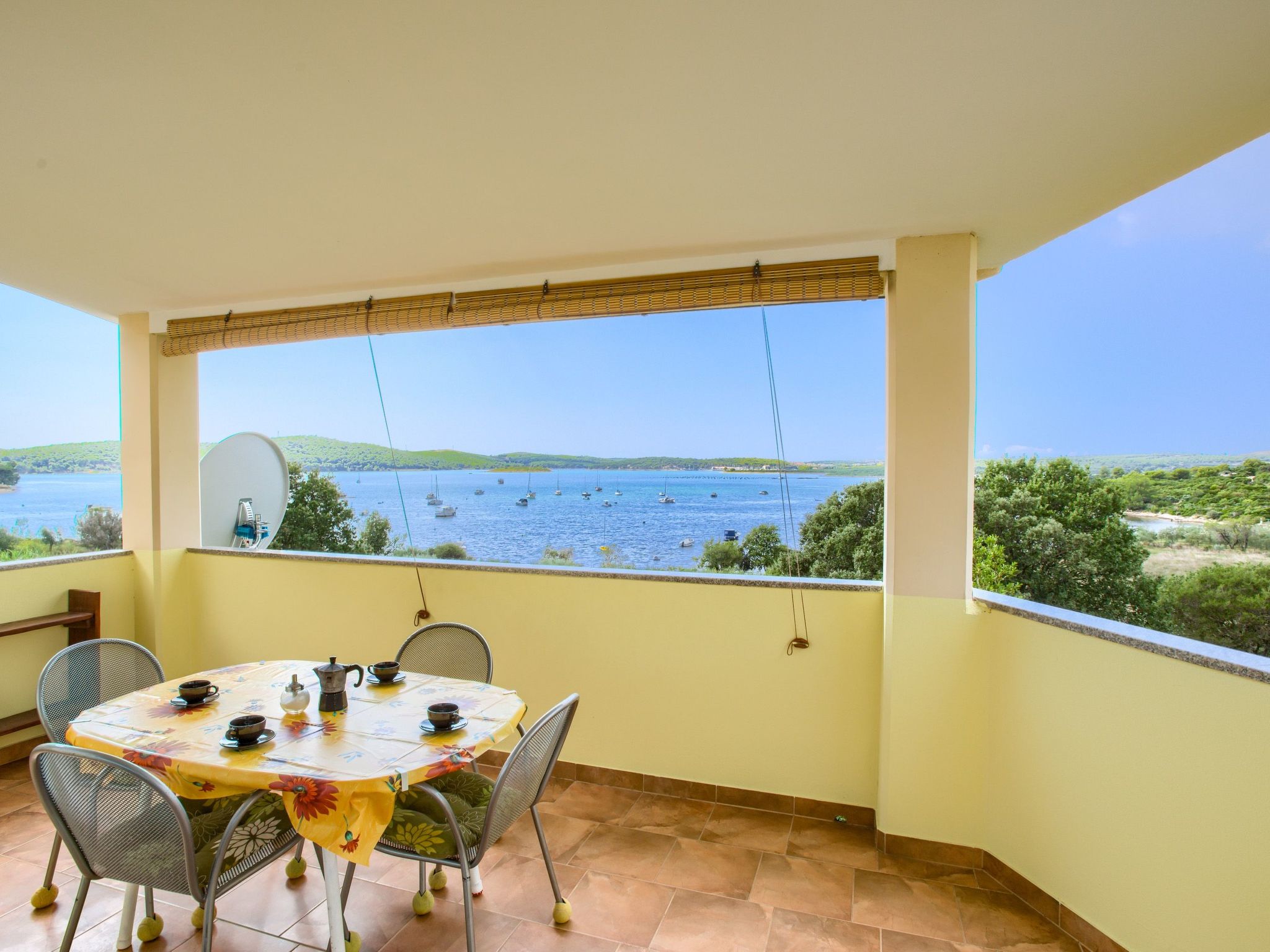 Schöne Wohnung in Medulin mit Möbliertem Balkon Apartment in Medulin