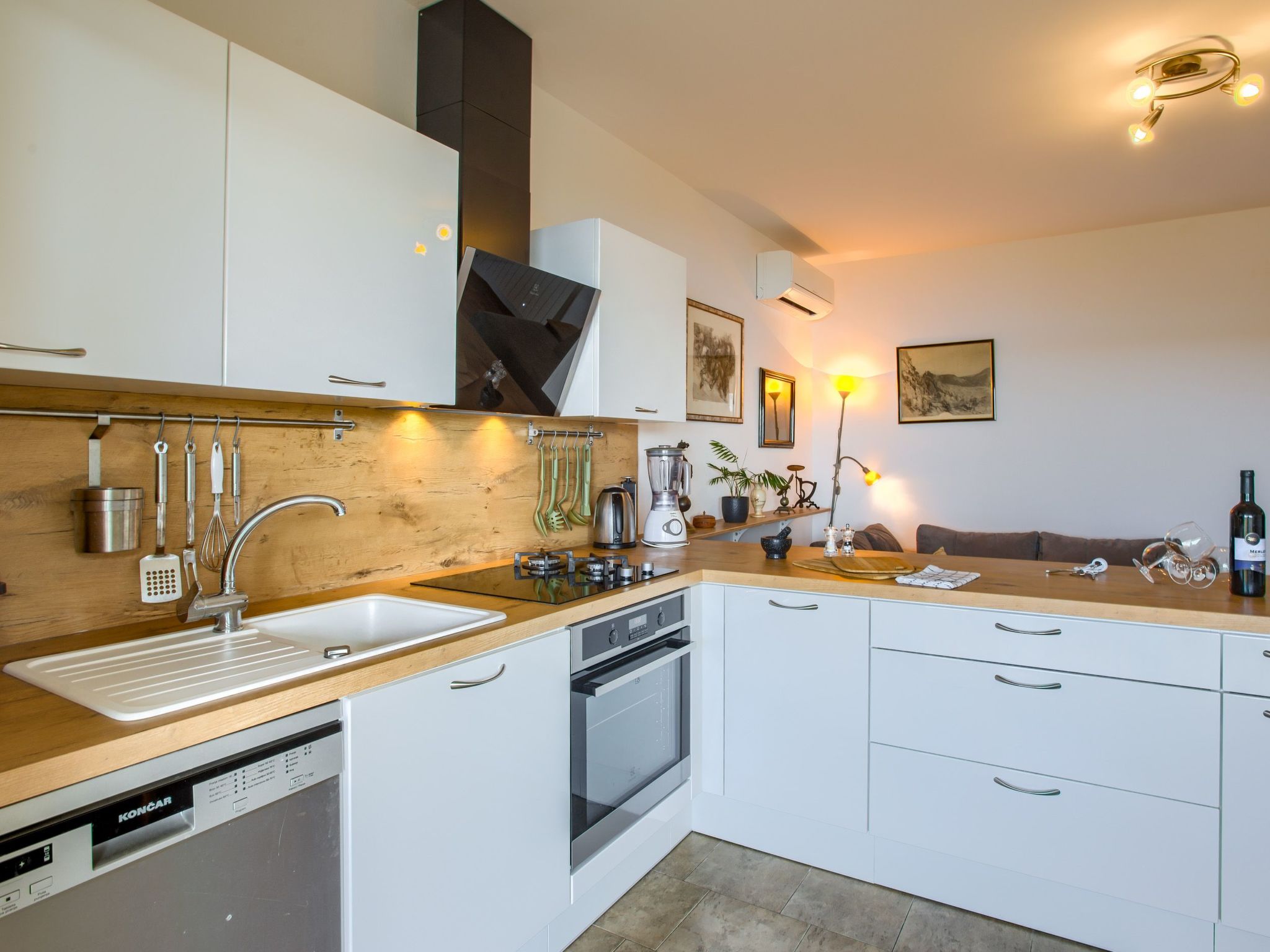 Schöne Wohnung in Medulin mit Möbliertem Balkon-Binnen