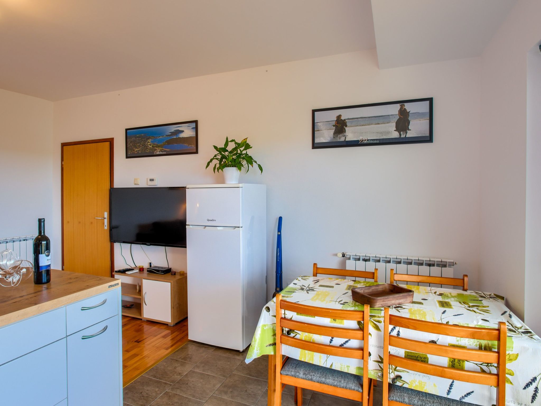 Schöne Wohnung in Medulin mit Möbliertem Balkon-Binnen