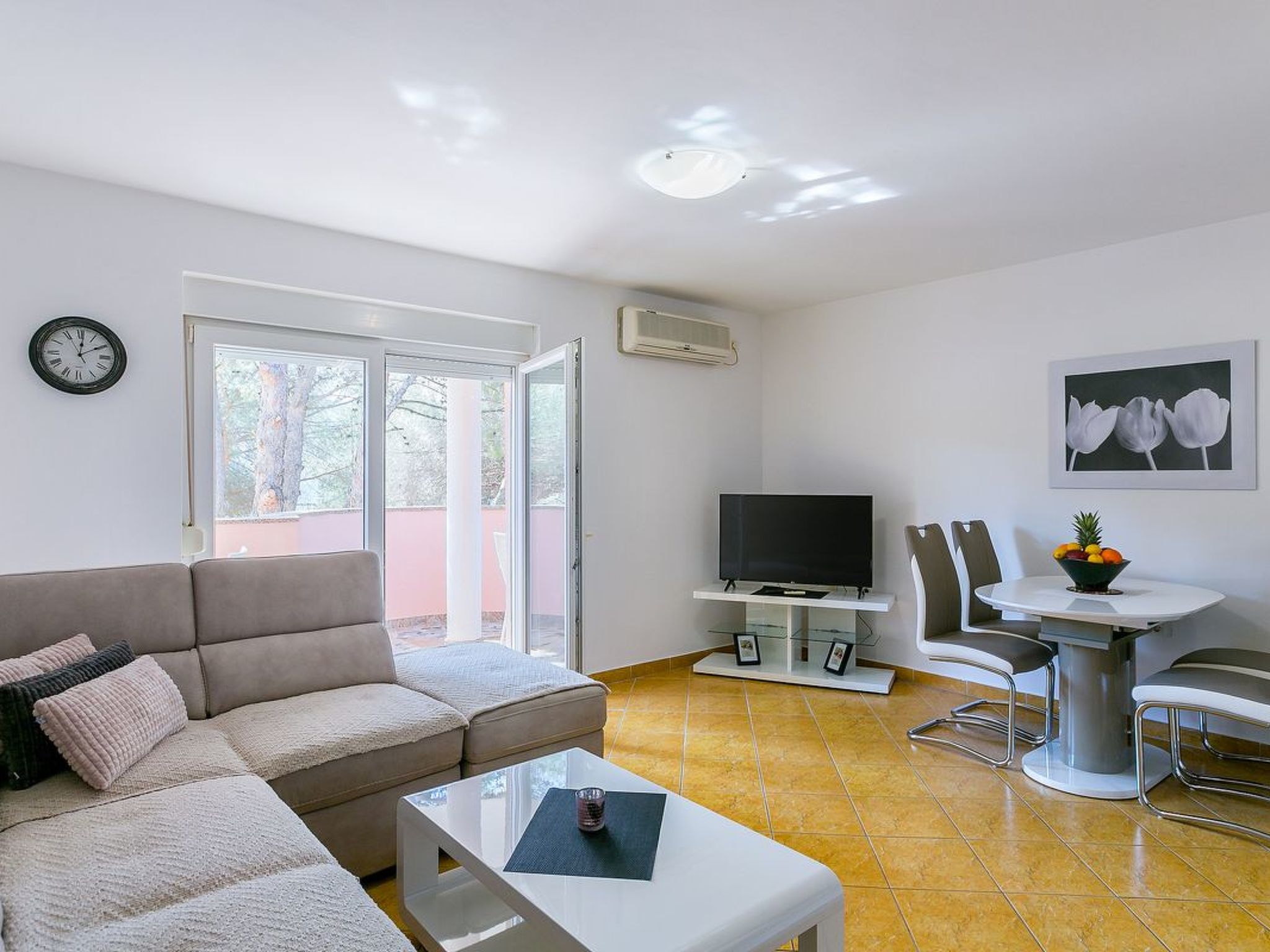 für bis zu vier Personen, 400m vom Sandstrand Apartment in Medulin