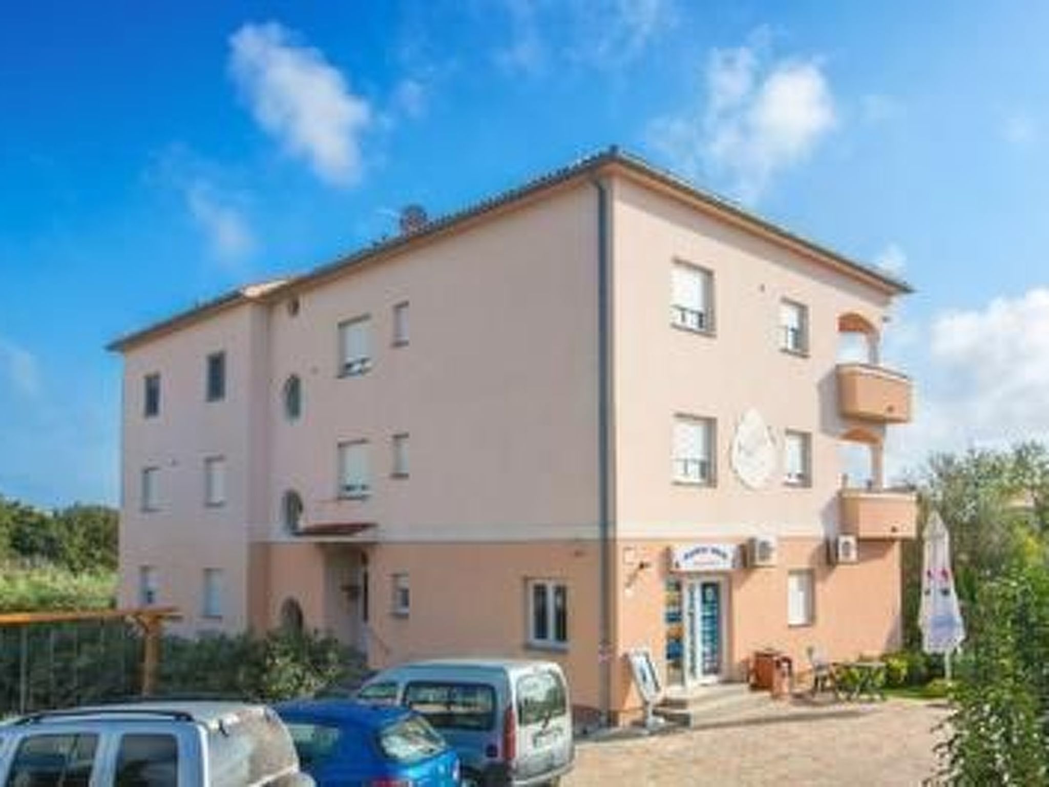 Photo of Wohnung mit Balkon