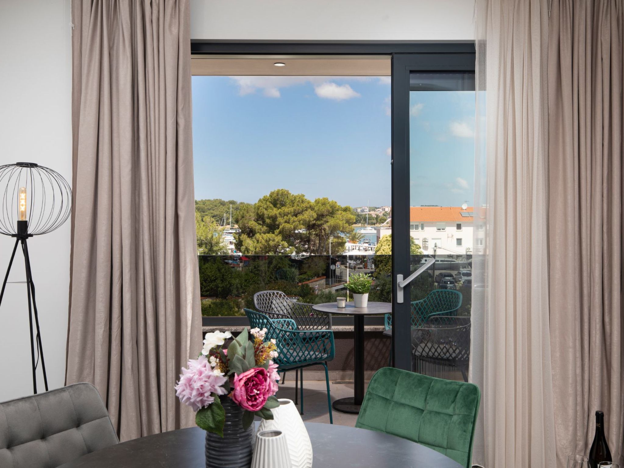 Photo of "Amore Bijeca - B6"